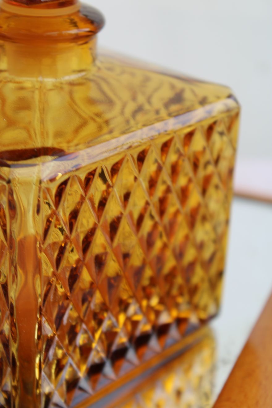 Glass decanter