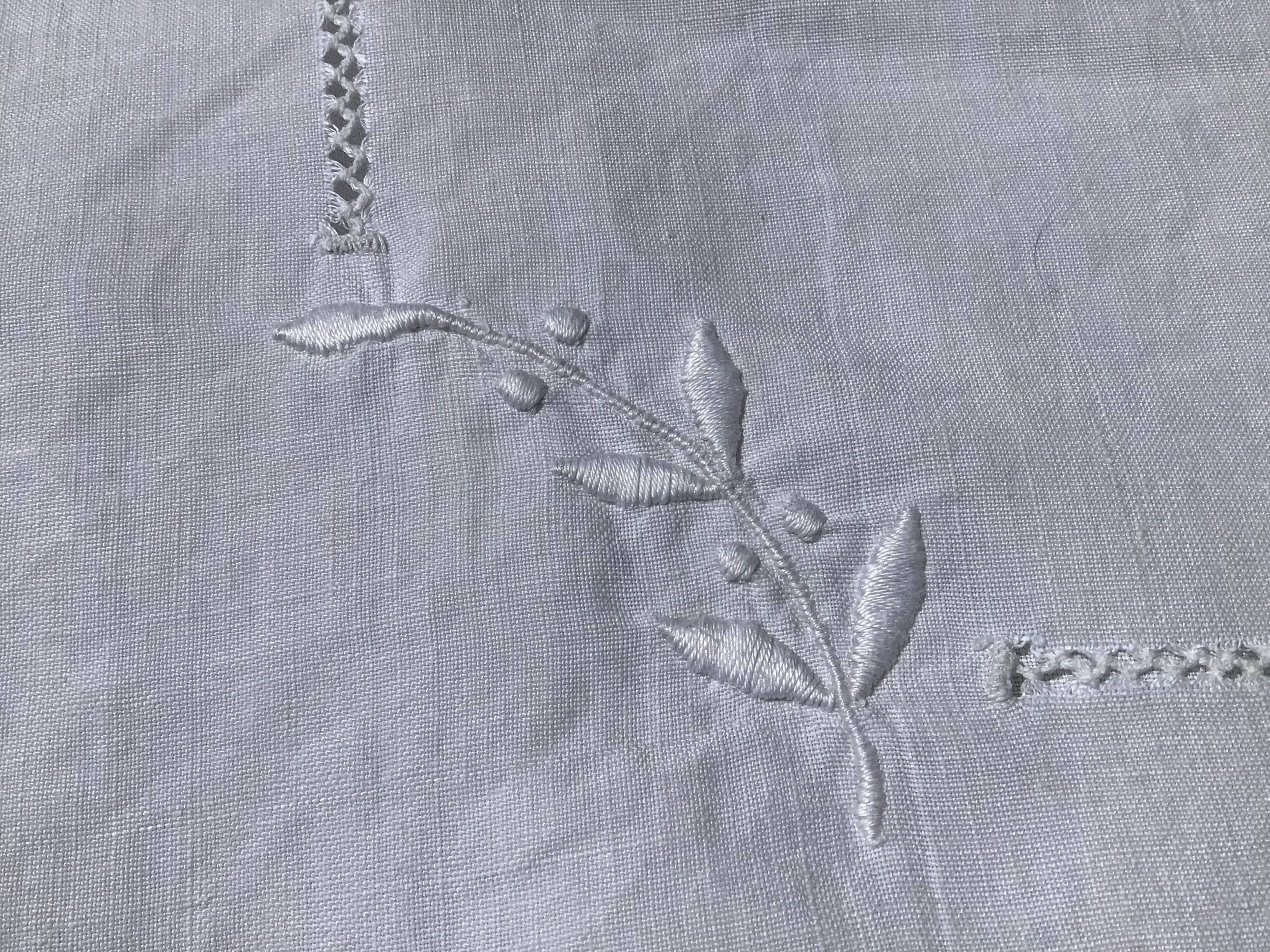 Fine linen round crocheted openwork mini day pillowcase