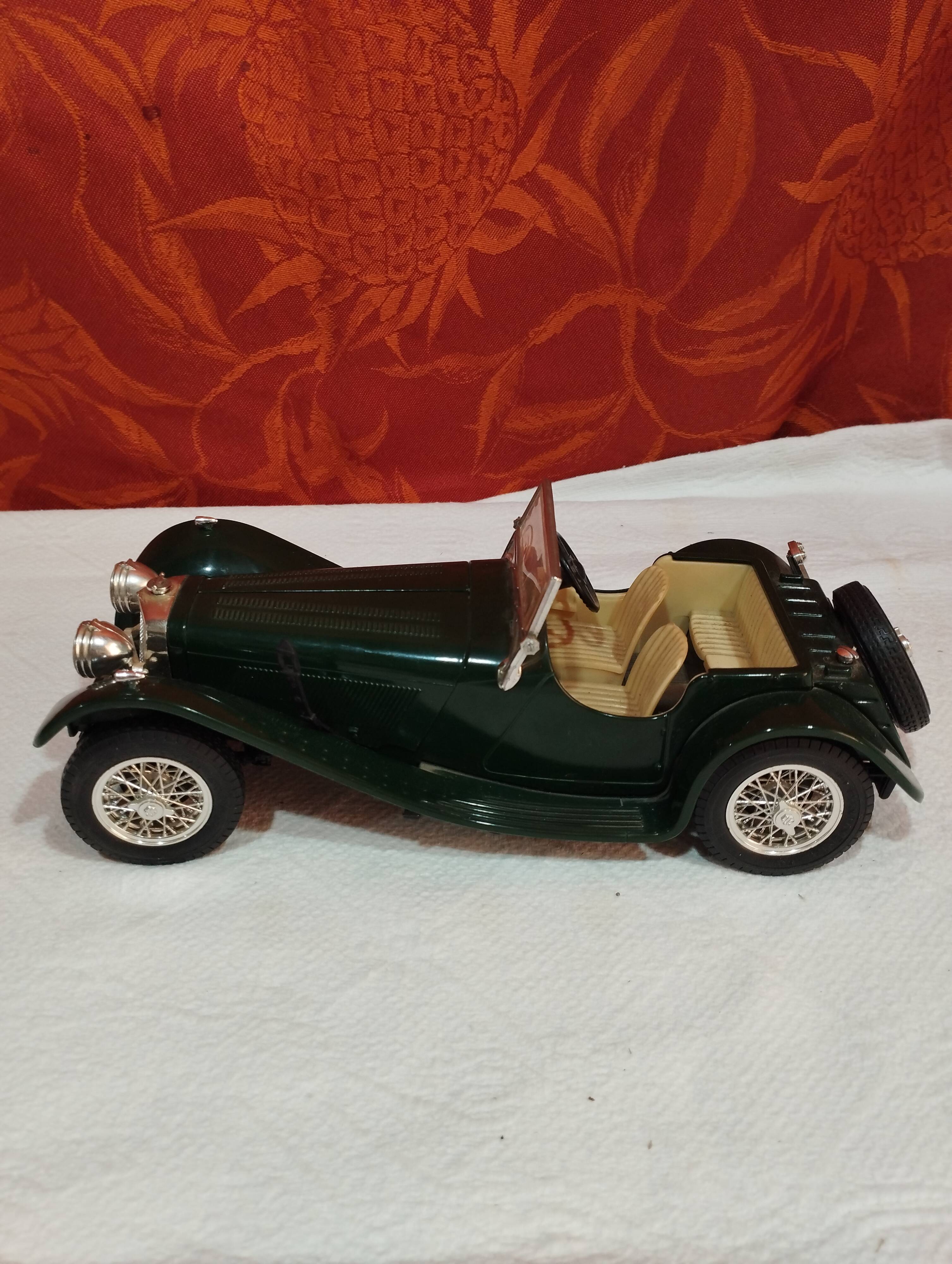 Toy car jaguar ss100 1937 burago scale 1/18
