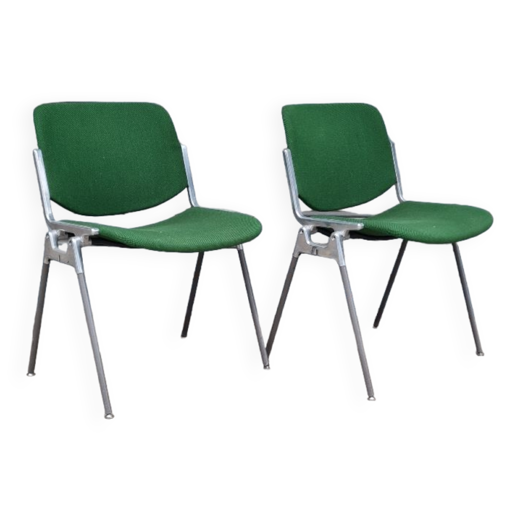 Paire de chaises modèle DSC 106 de Giancarlo Piretti pour anonima