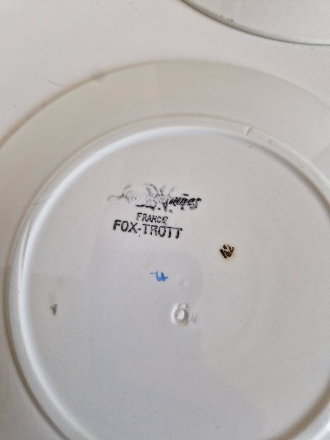 Set of 6 dessert plates, Fox trott model, Sarreguemines factory