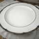 Large round plate in English porcelain Wedgwood model Amherst.