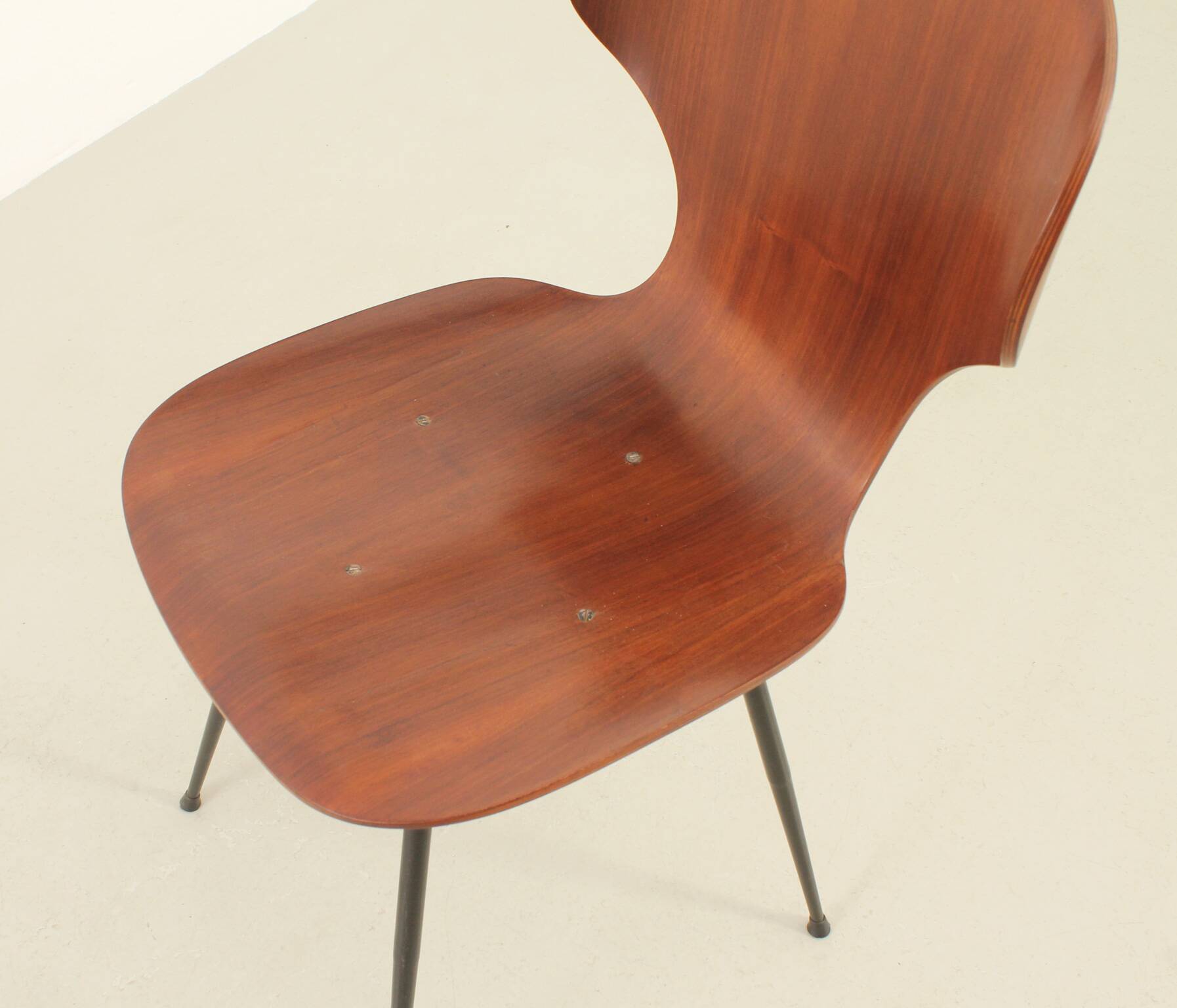 Six plywood chairs by Carlo Ratti, Italy, 1950s.