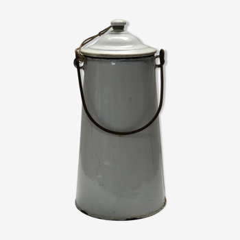 Enamelled sheet metal milk pot