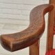 Chaise à bascule danoise des années 1960, d'origine en bon état, bois de chêne massif, tissu en laine d'ameublement.