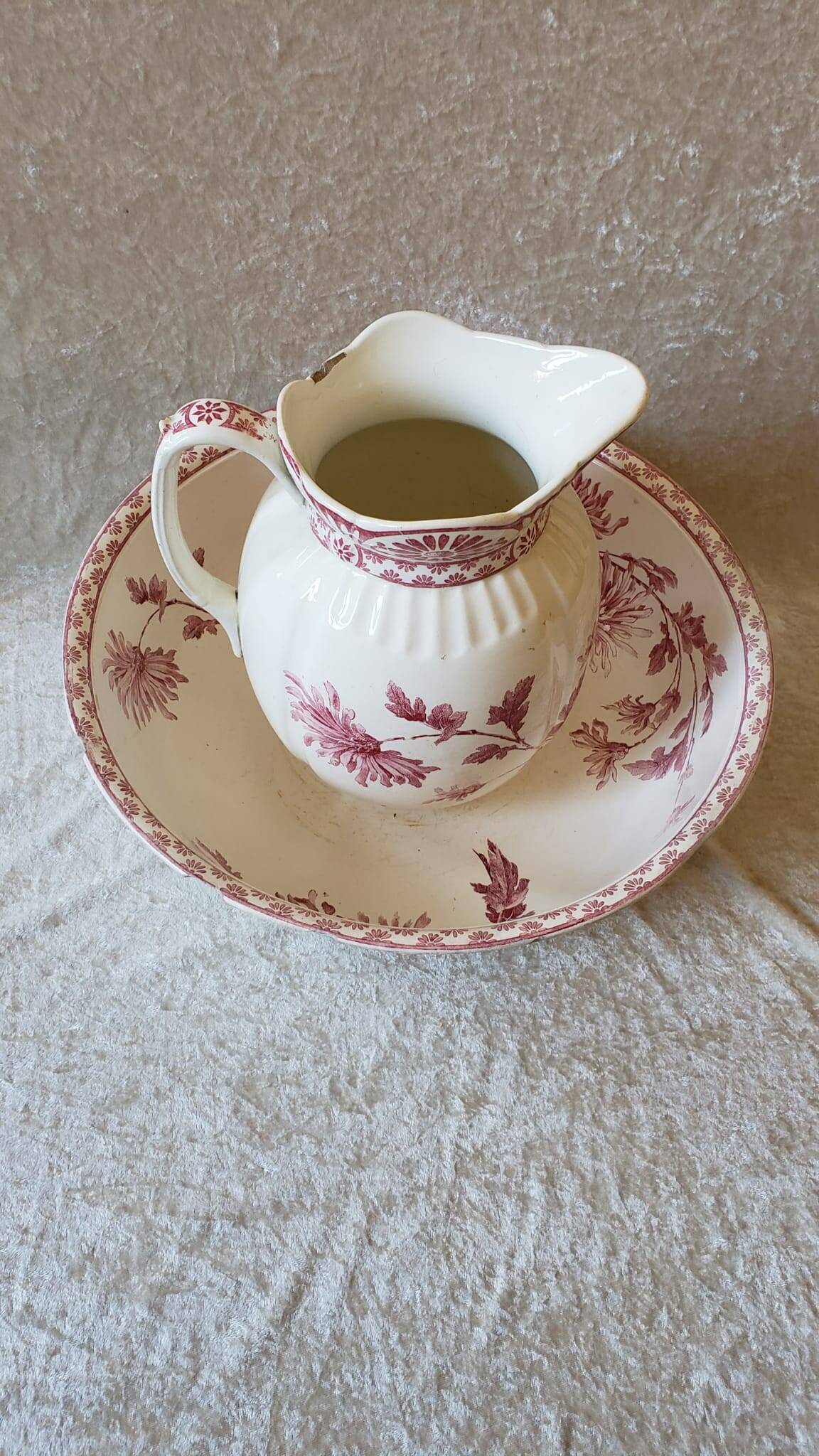 Creil and Montereau 19th century toilet set - Rare Chrysanthème model
