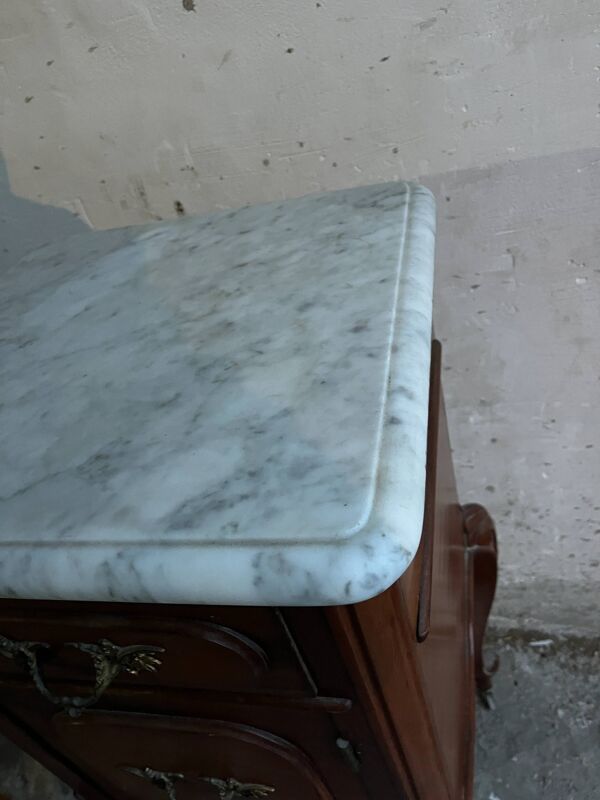 Table de chevet française style Louis XV avec plateau en marbre