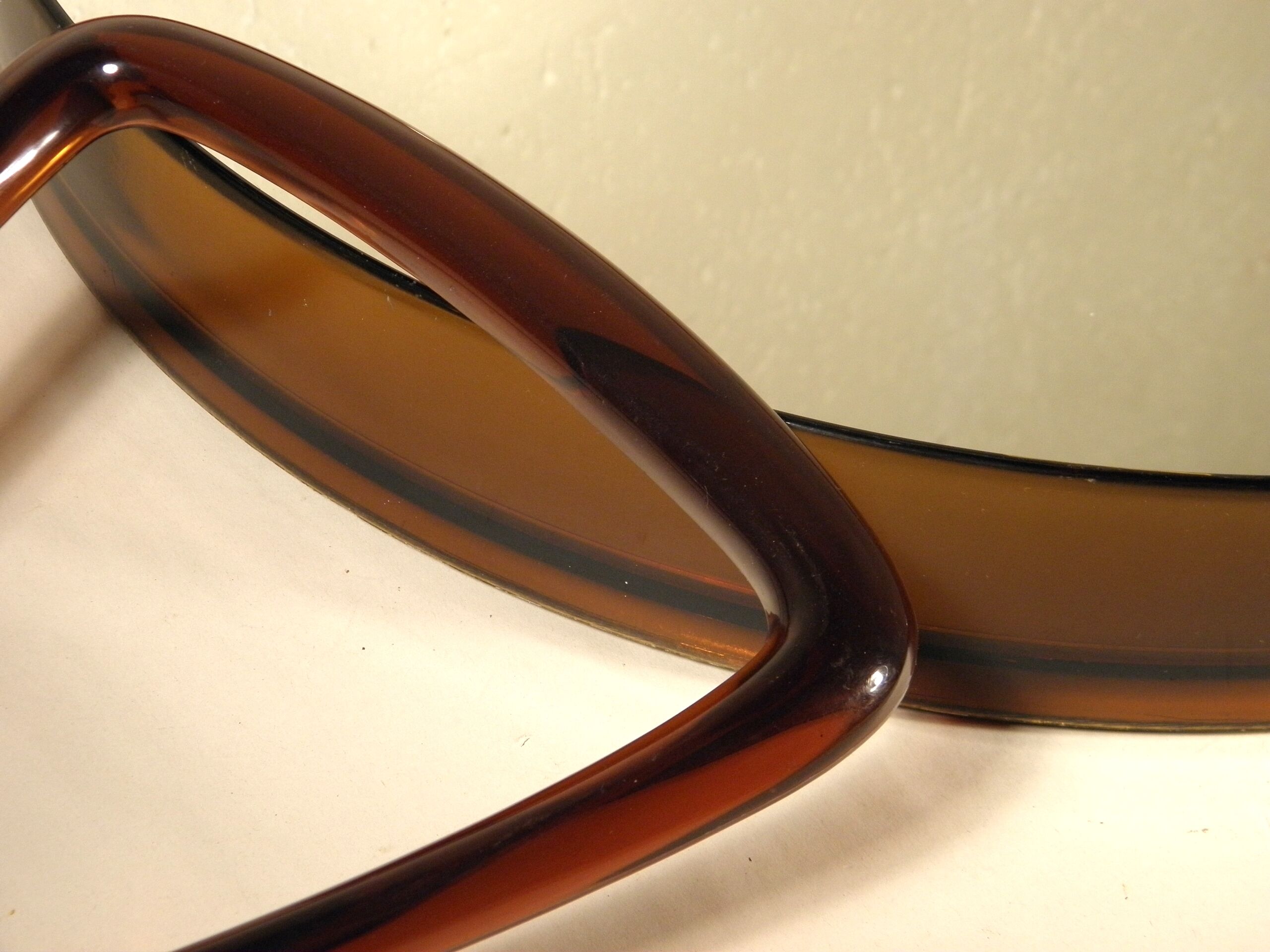 Round mirror and towel rack 1970