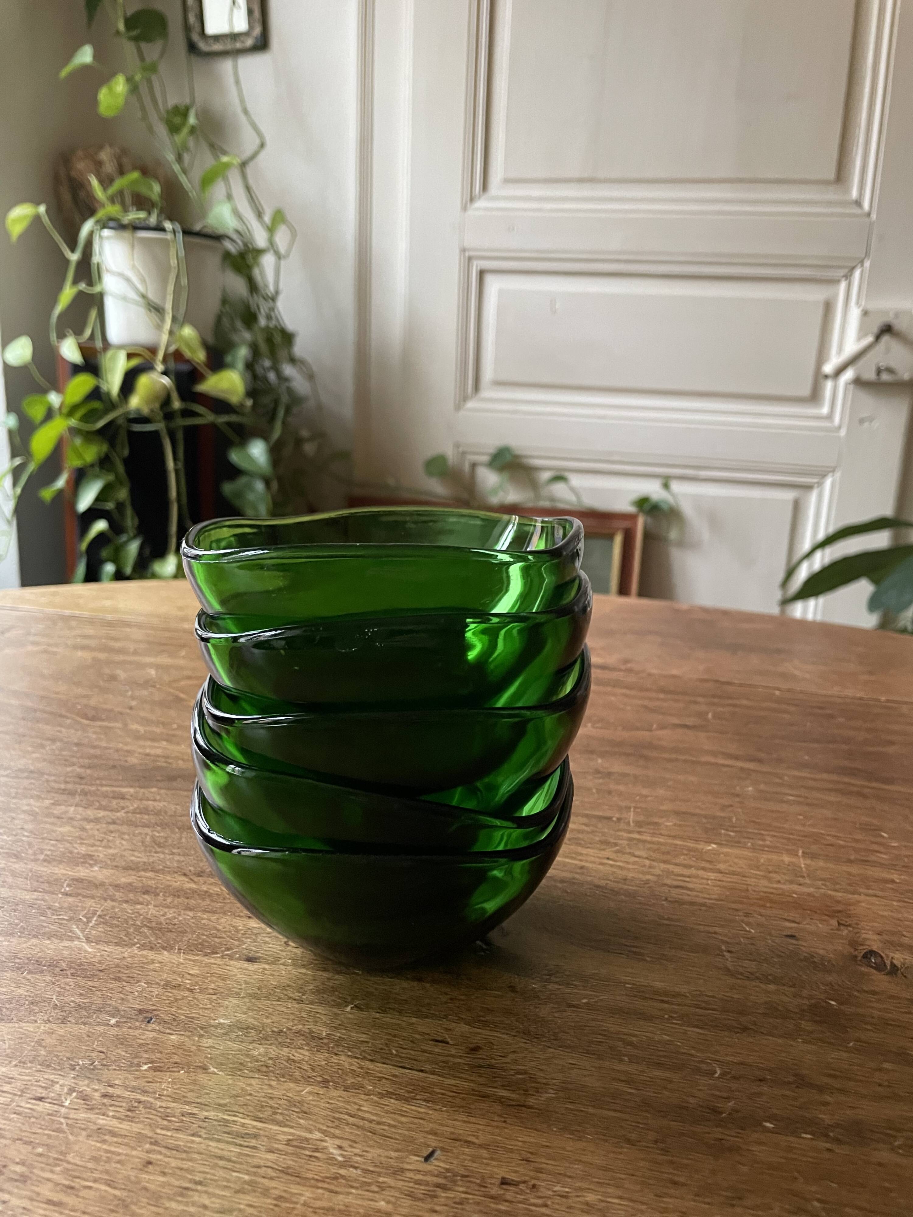 5 Vereco Duralex green bowls