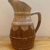 Revol barrel-shaped pitcher