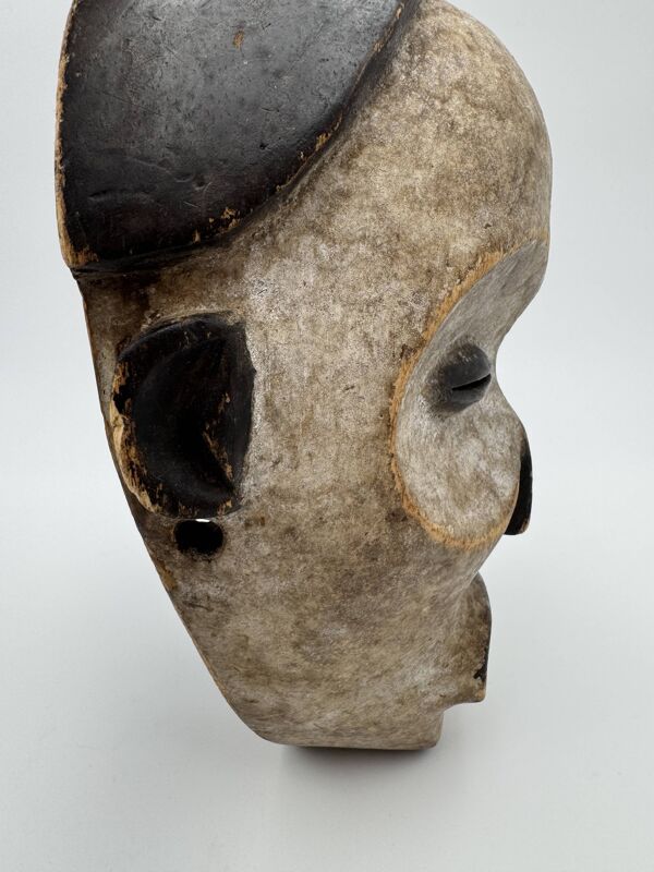 Masque Fang du Gabon – Art africain tribal ancestral, kaolin blanc rituel