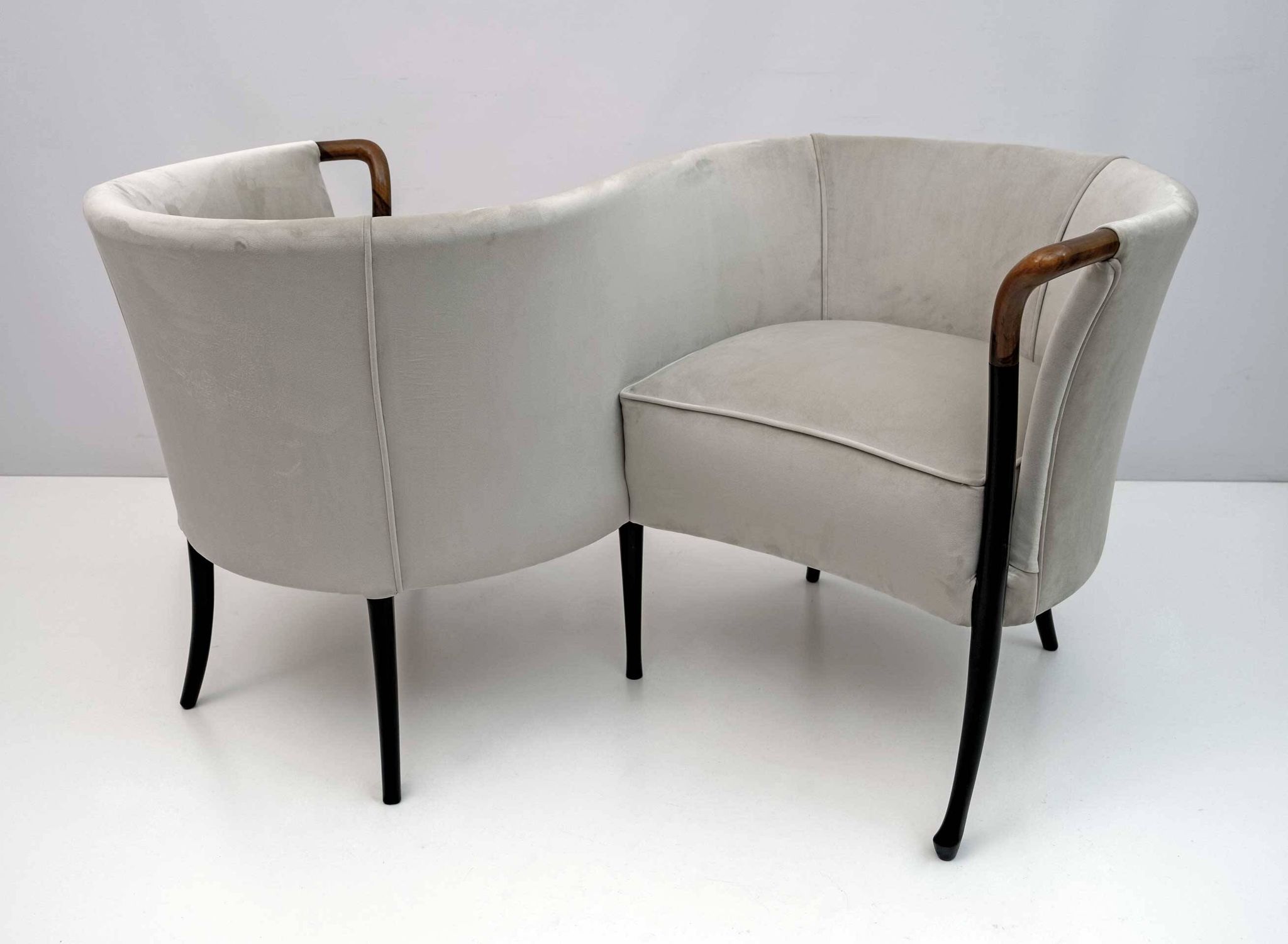 Rare Giorgetti Italian Velvet Conversation Sofa "Progetti", 1980s