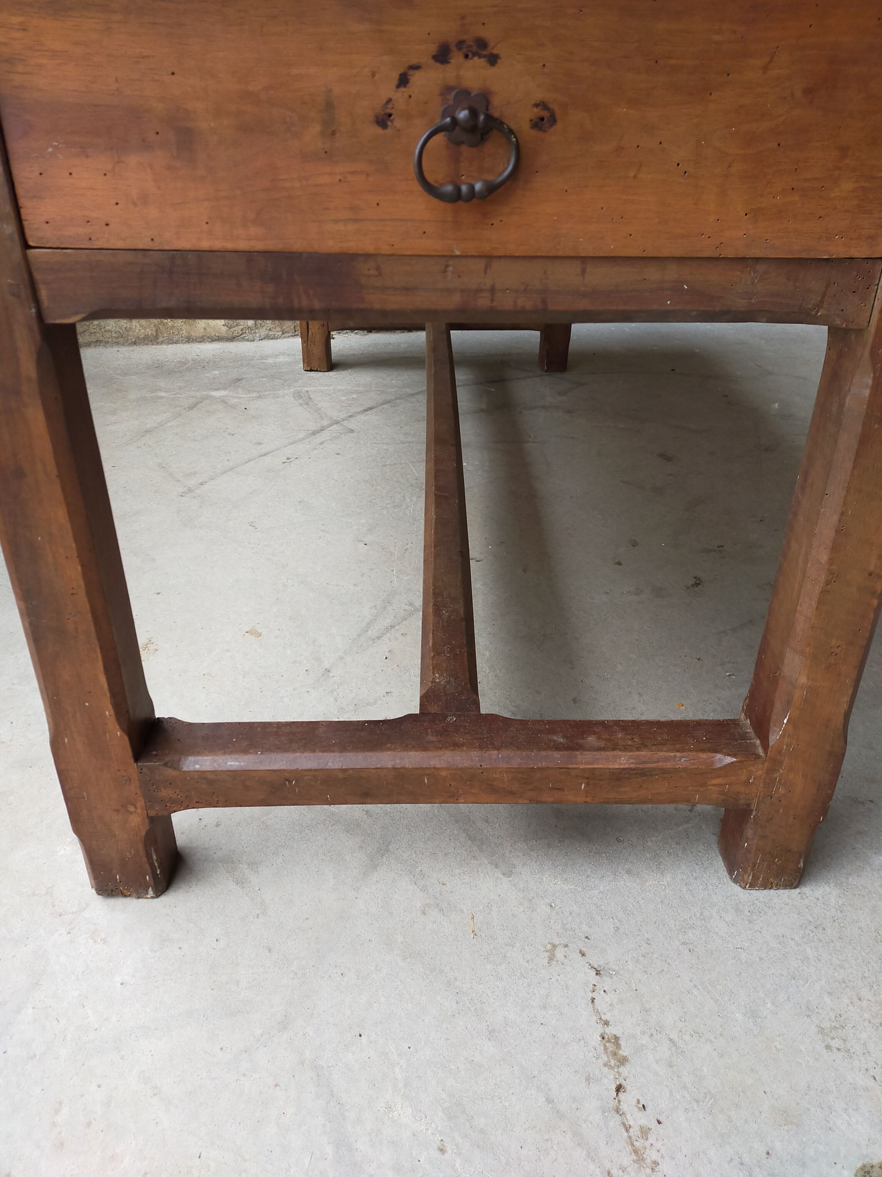 Farm table