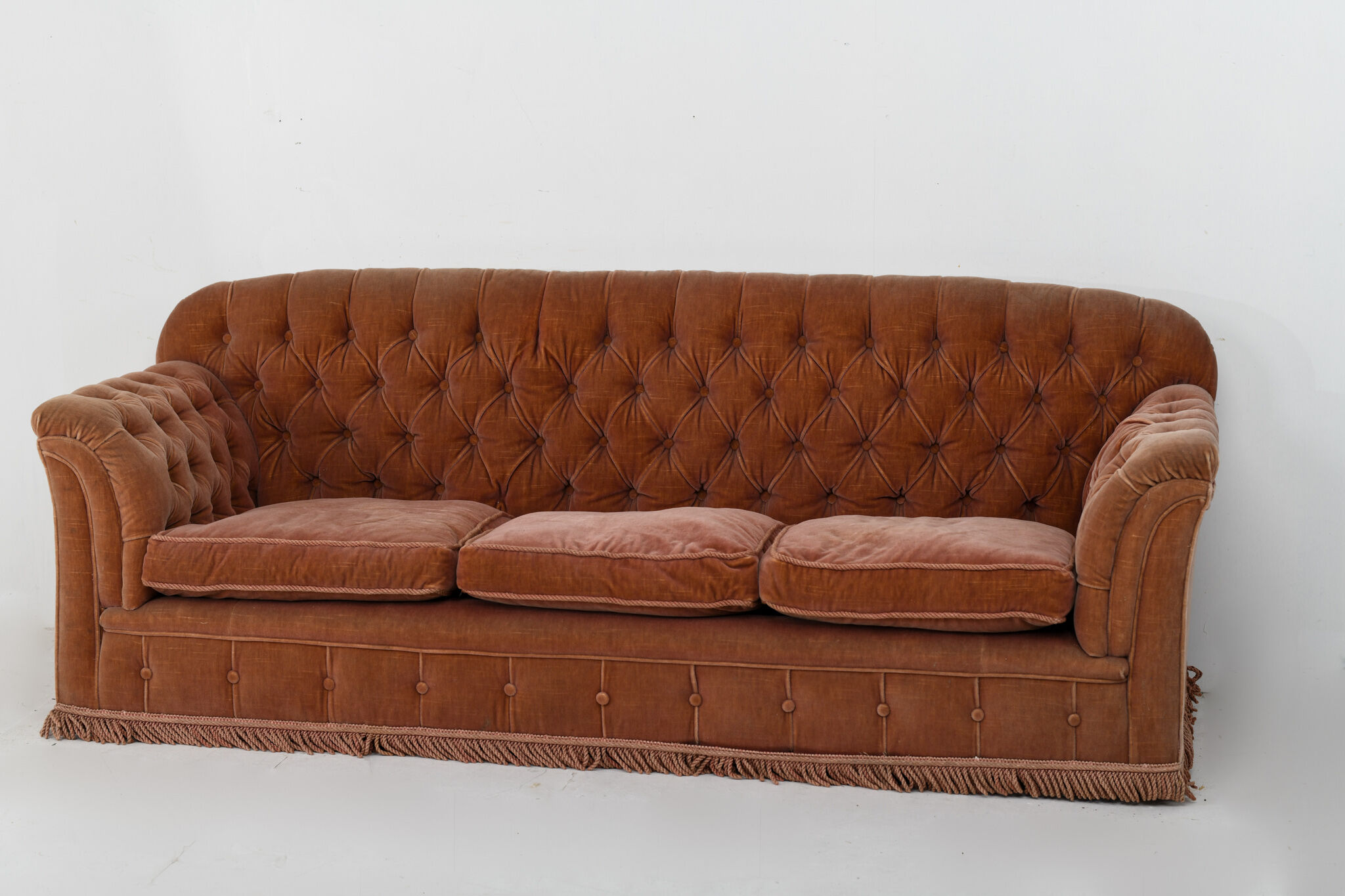 Crushed velvet button back sofa