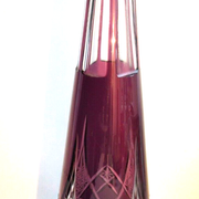 Carafe cristal Baccarat Saint-Louis, modèle Massenet ciselée violette et blanche