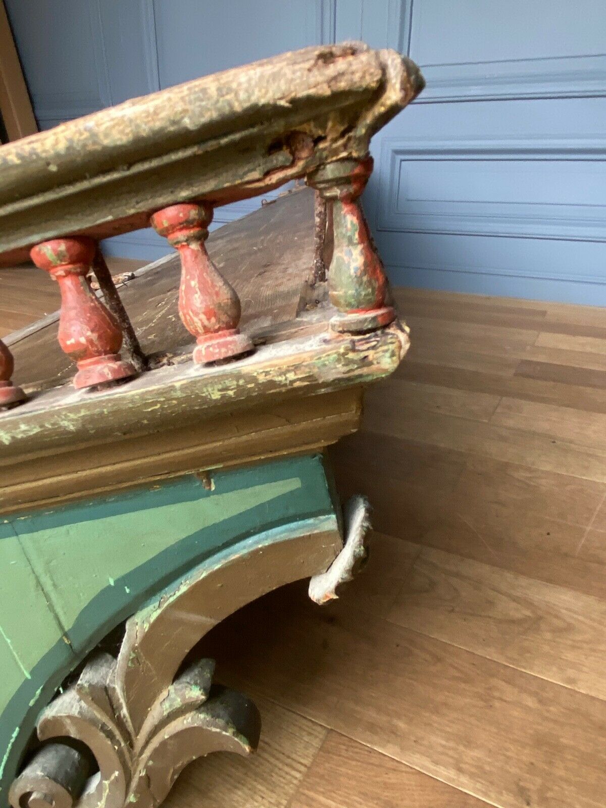 Italian floor patina green 1900 wood turns polychromy