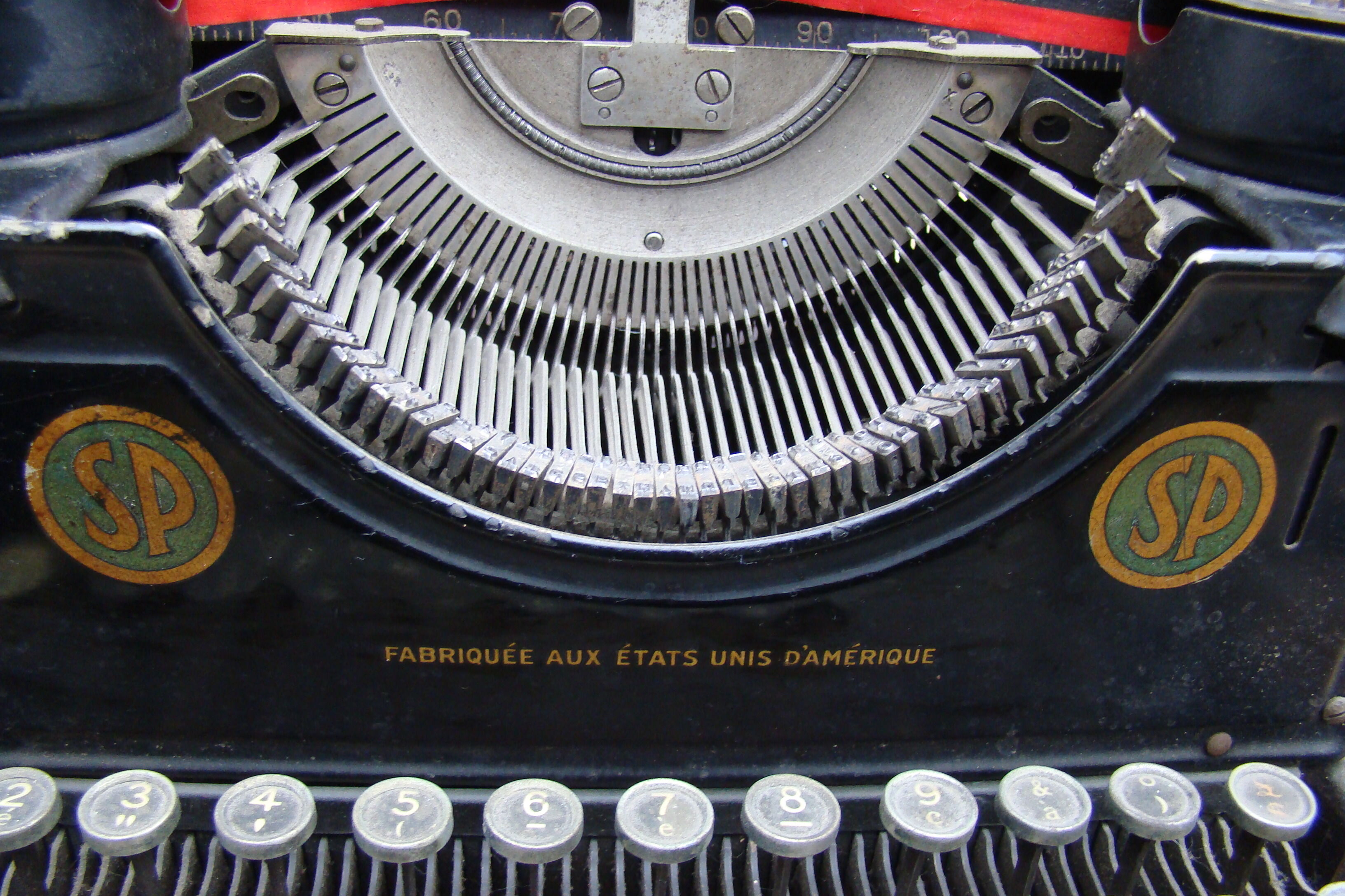 Machine à écrire ancienne Smith Premier