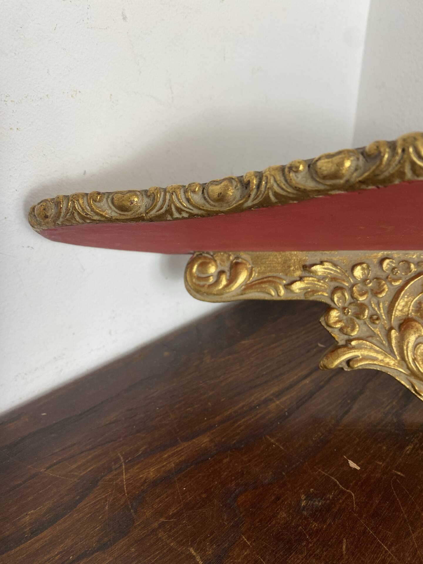 Console murale de style baroque en bois doré
