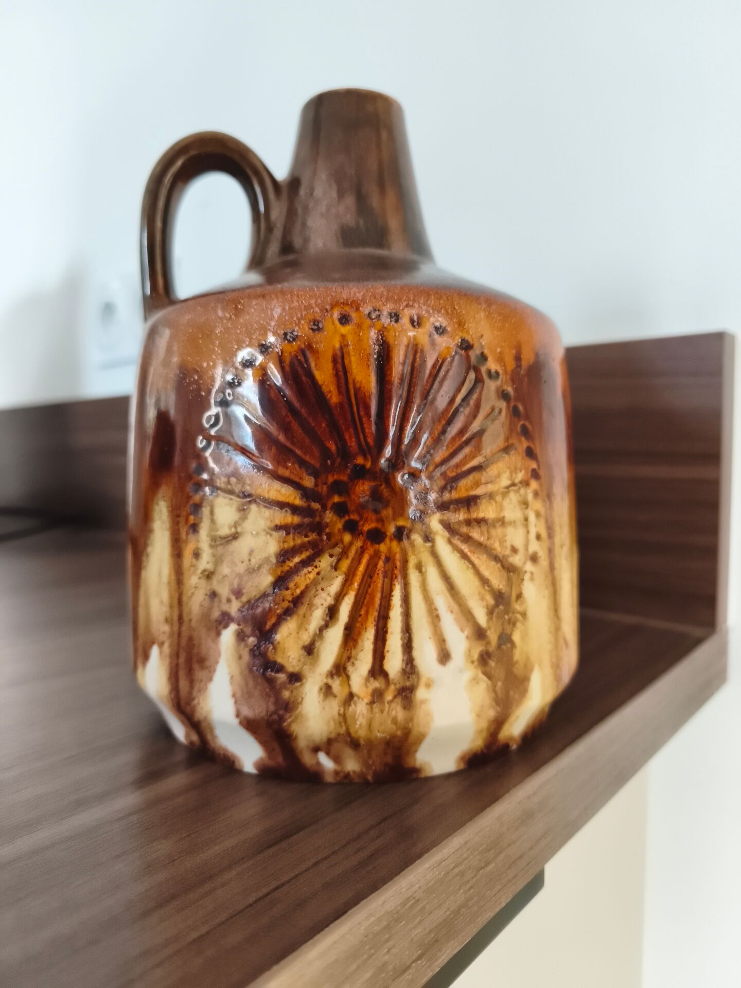 Vase pichet en céramique.