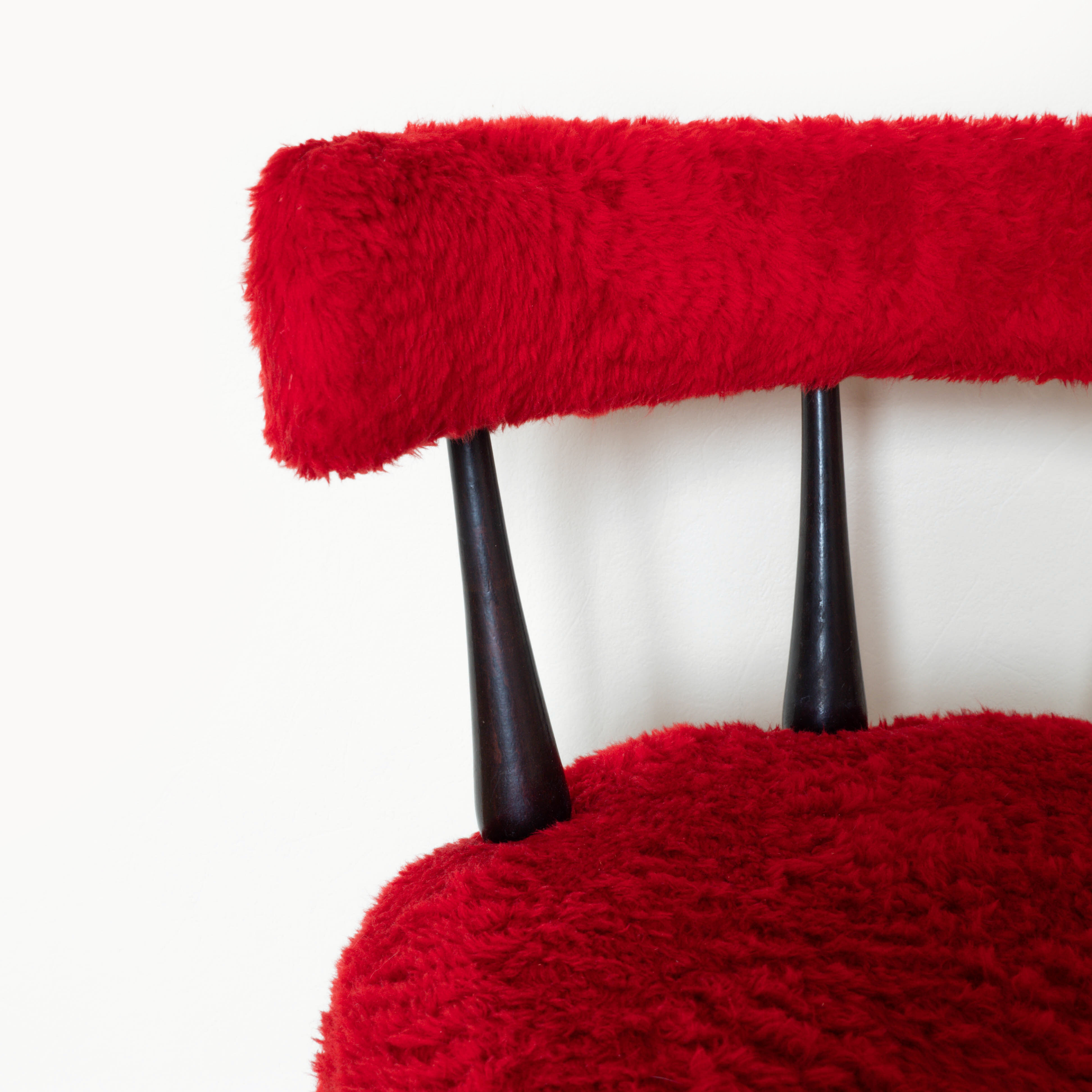 Cocktail chair in red moumoute
