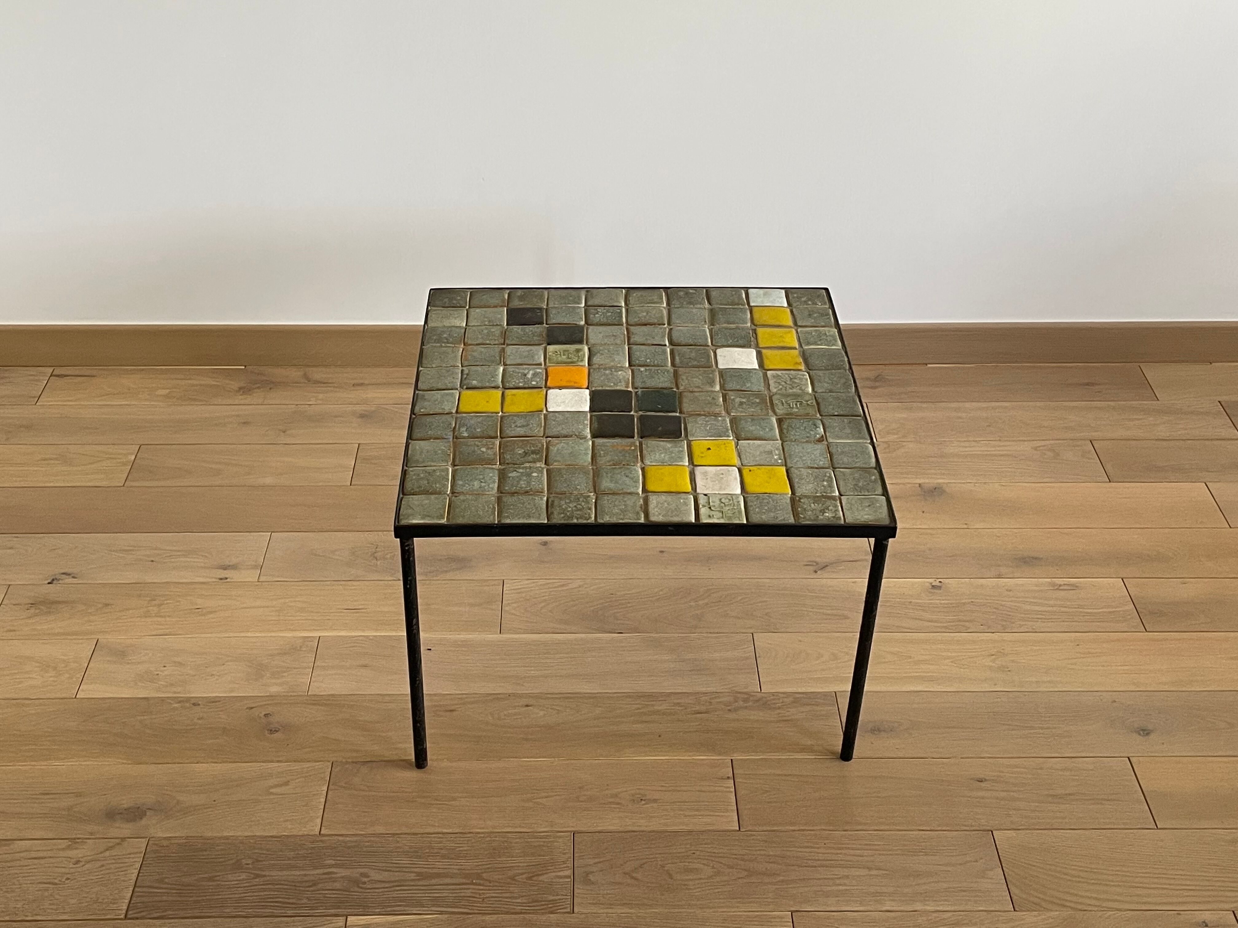 Table basse en céramique par « Les 2 potiers », 1960