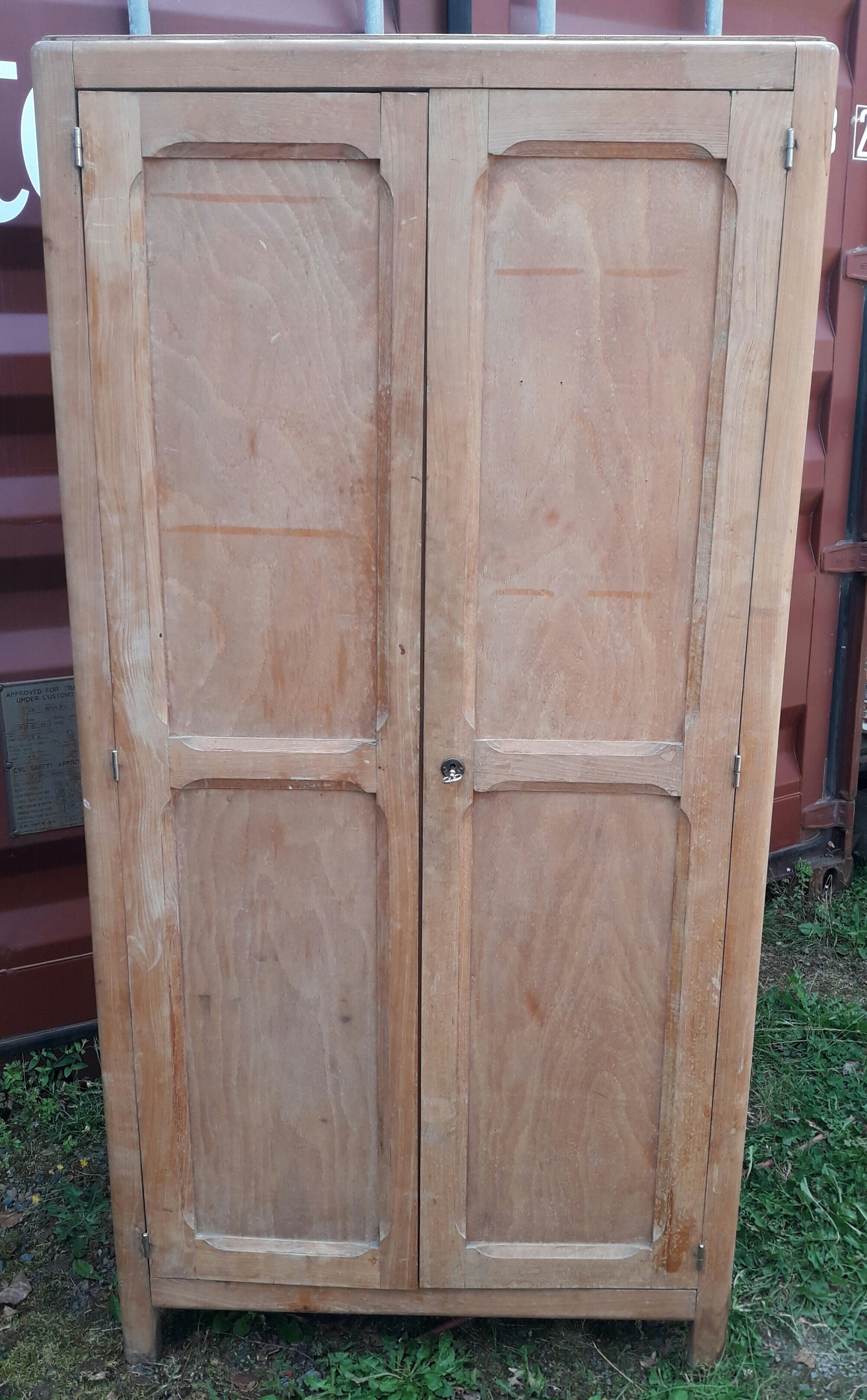 Vintage Parisian wardrobe to makeover