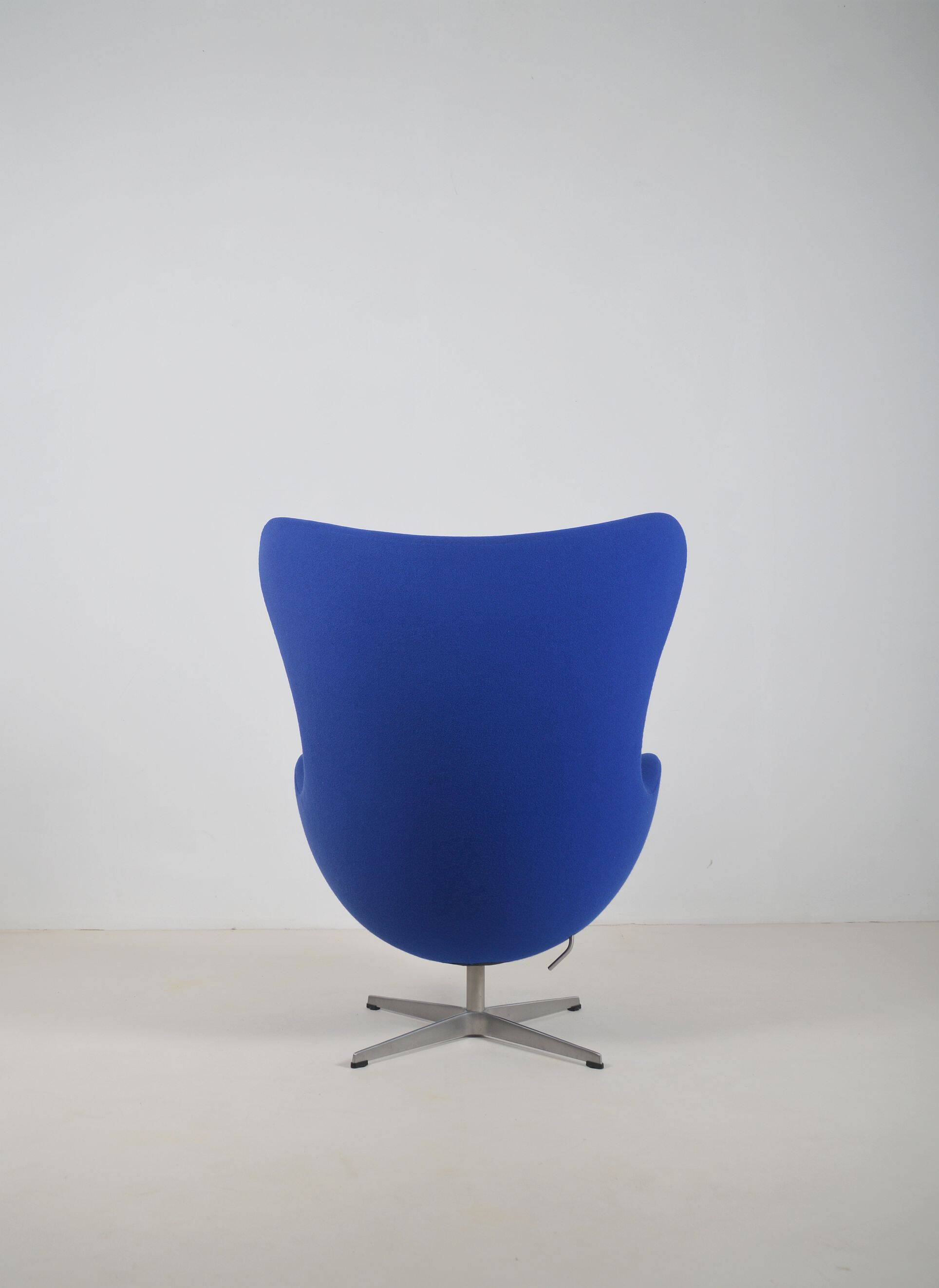 Egg Chair designed by Arne Jacobsen for Fritz Hansen