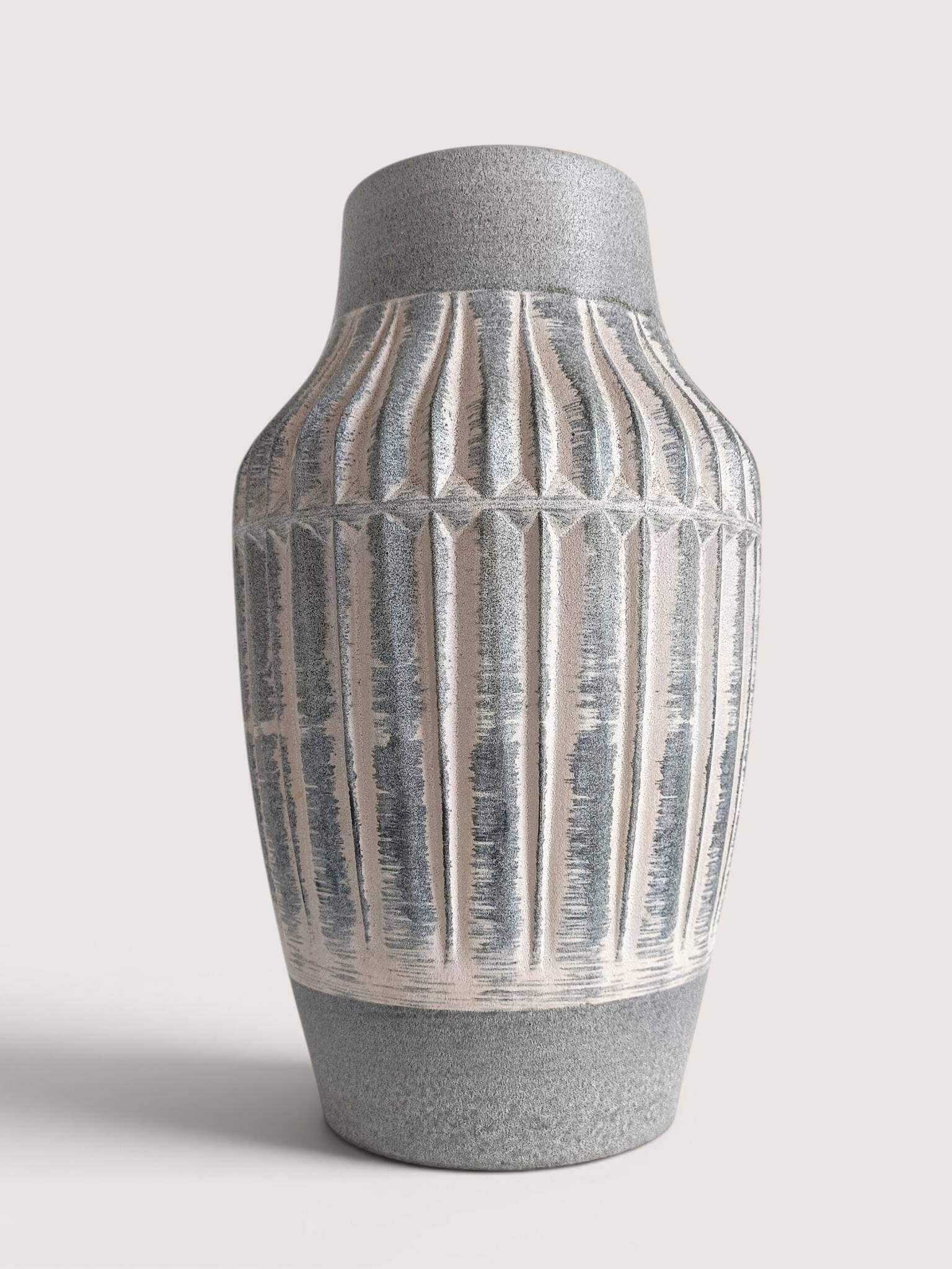 Vase en grès moderne du milieu du siècle allemand occidental par Bay Keramik, années 1950.