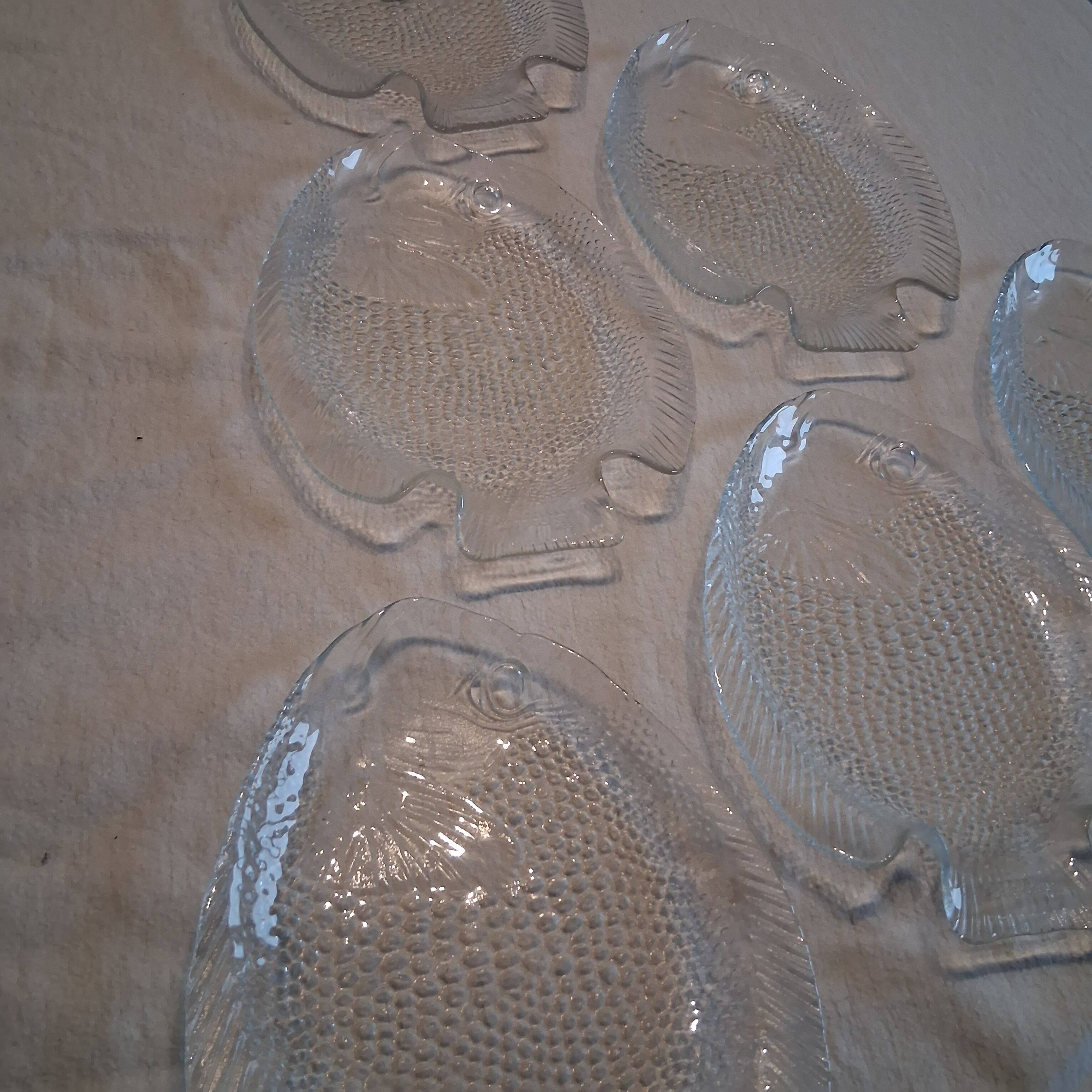 6 glass fish plates from Arcoroc in very good condition.