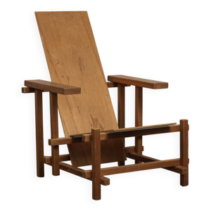 Fauteuil moderniste dans