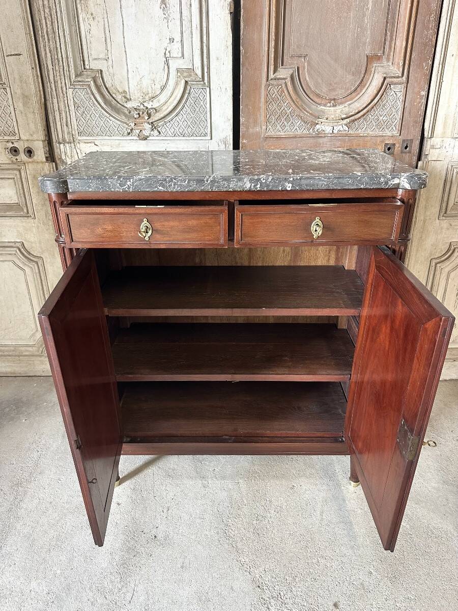 Petit buffet de style Louis XVI circa 1900