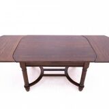 Antique table with 6 chairs from around 1880. After renovation.