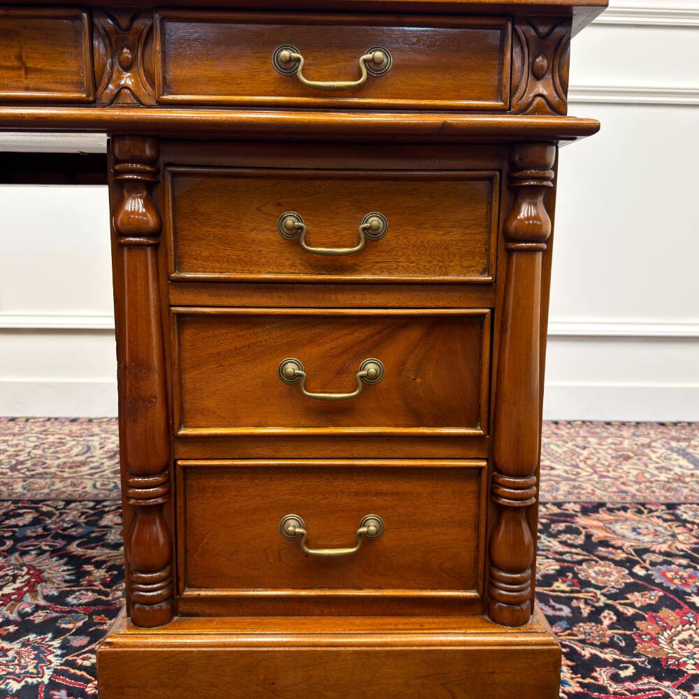 Classic English Desk Brown Leather