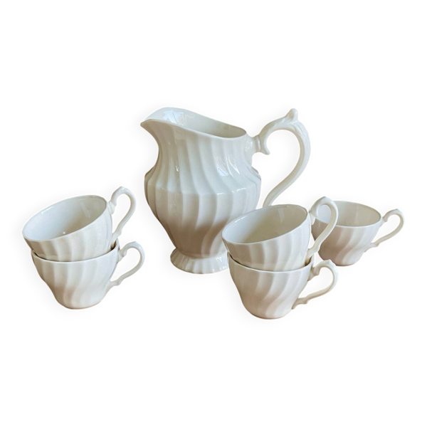 5 tasses et crémier Myott Staffordshire England