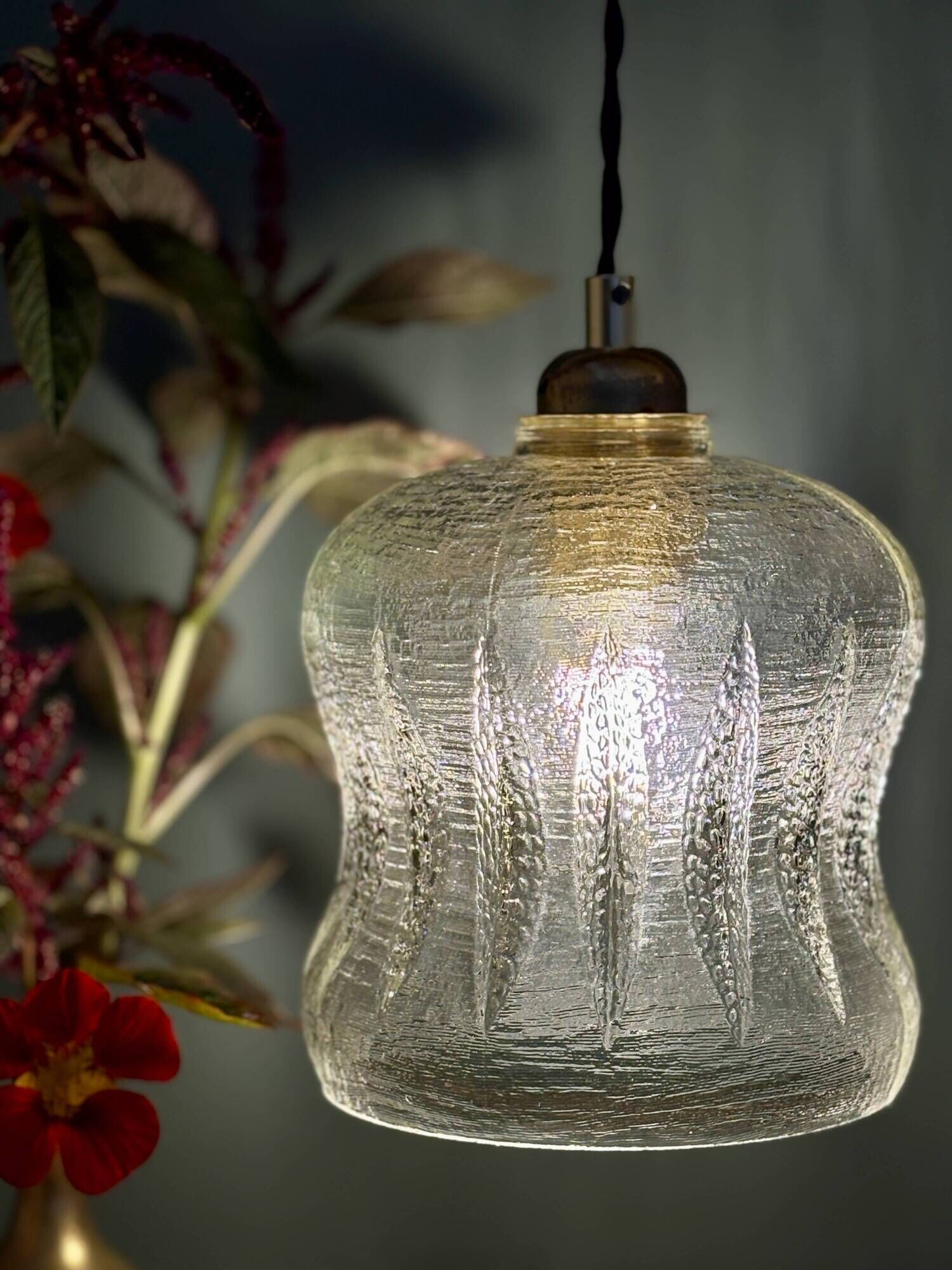 Vintage glass suspension globe (GT10)