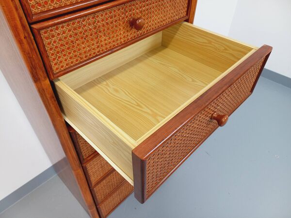 Commode chiffonnier semainier vintage en rotin, bois et cannage