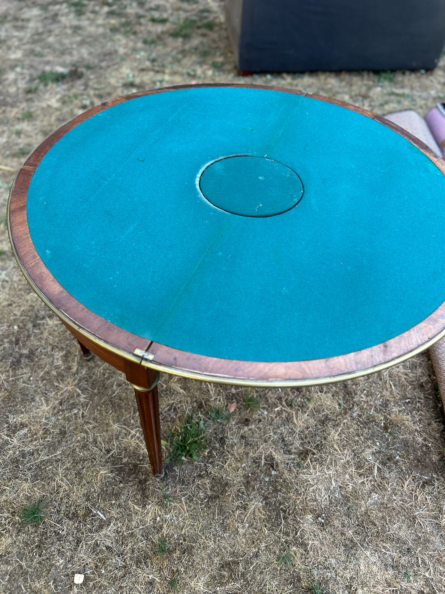 Table de jeux ancienne demi-lune