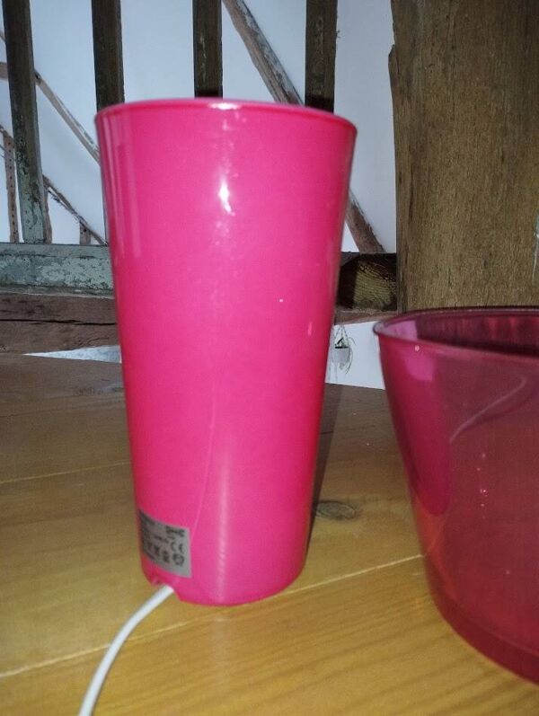 Lampe IKEA GAVIK – Rose fuchsia – Design scandinave