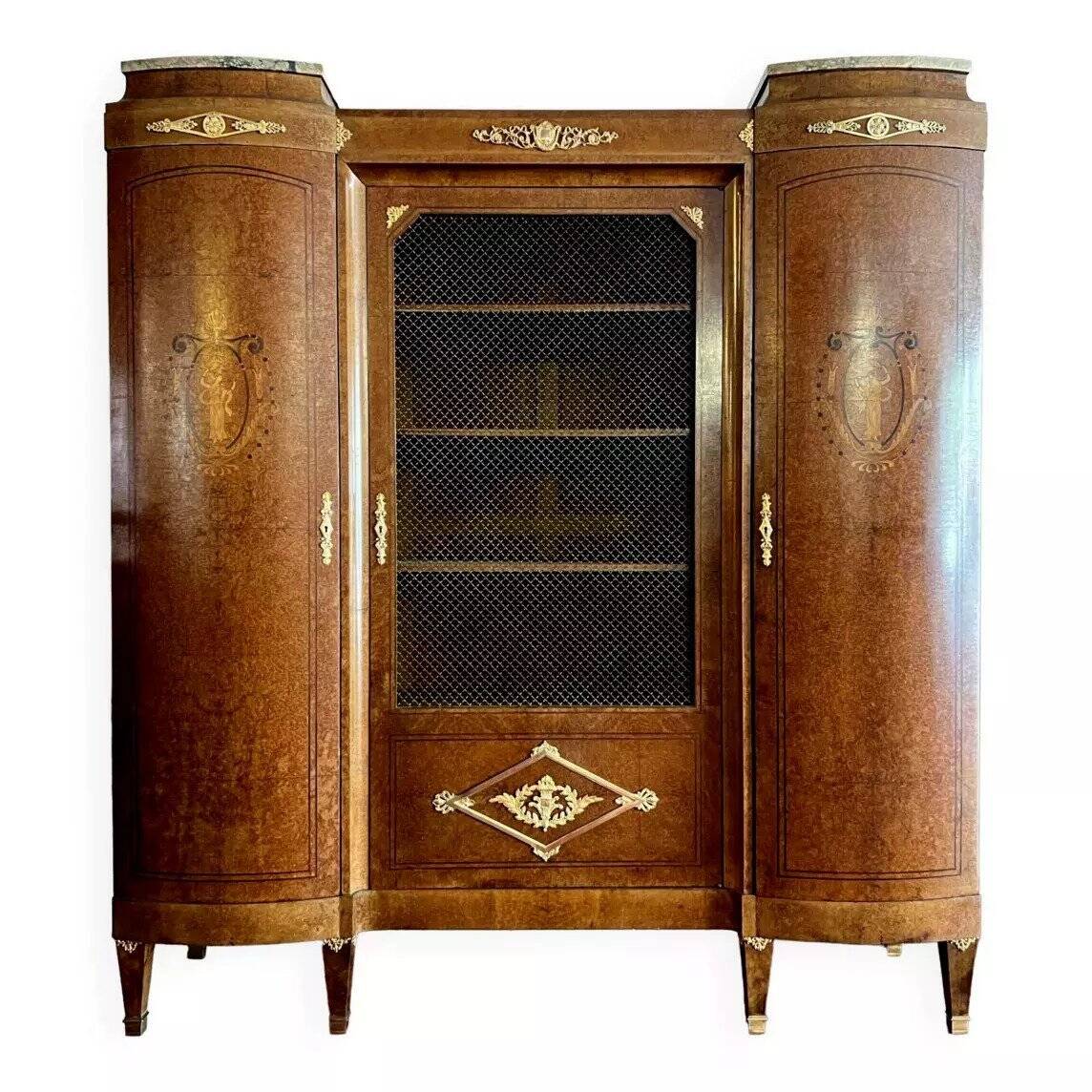 bibliothèque vitrine de style Louis XVI en marquéterie