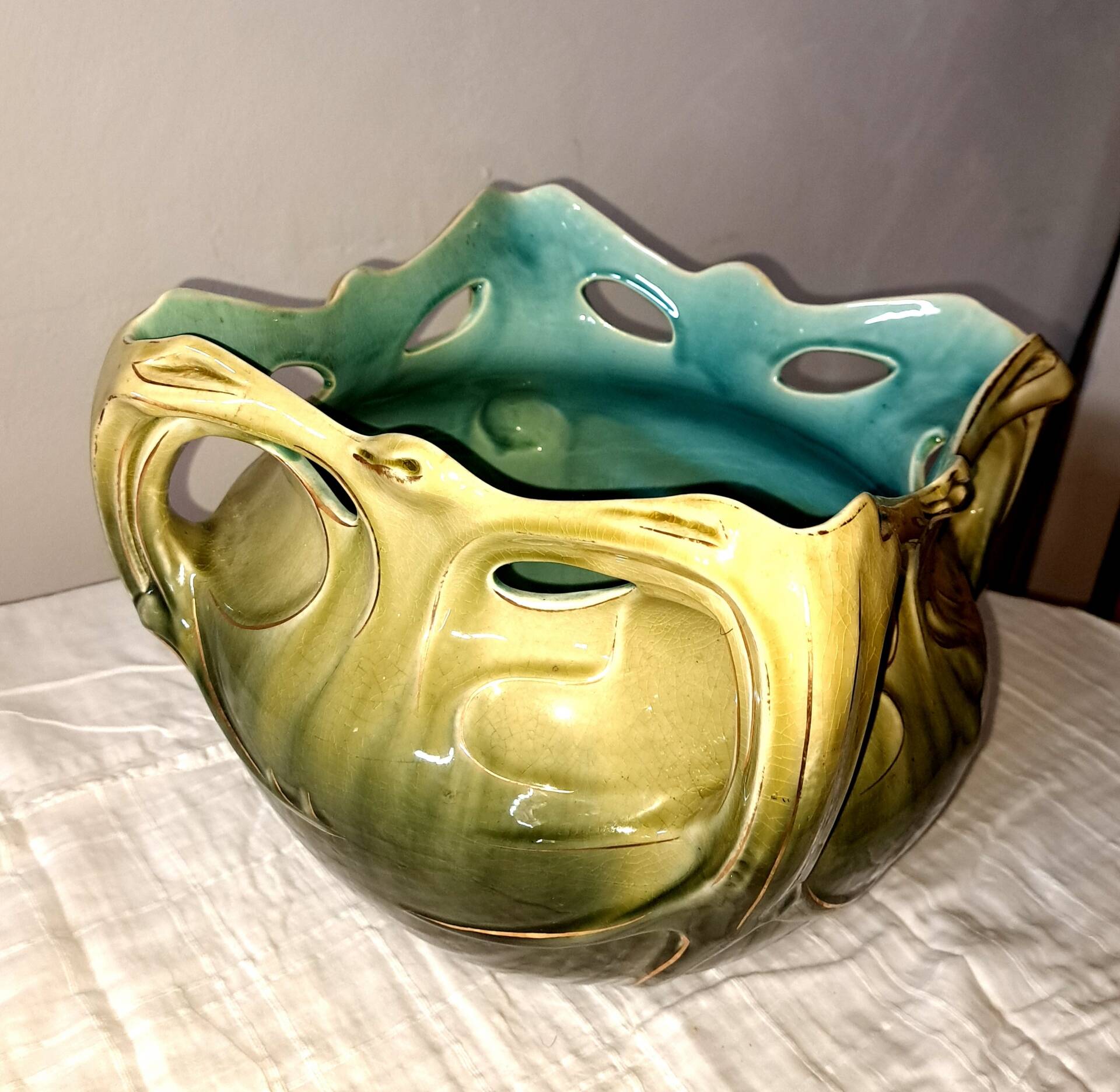 Vase,caché-poten faïence. Hector Guimard.