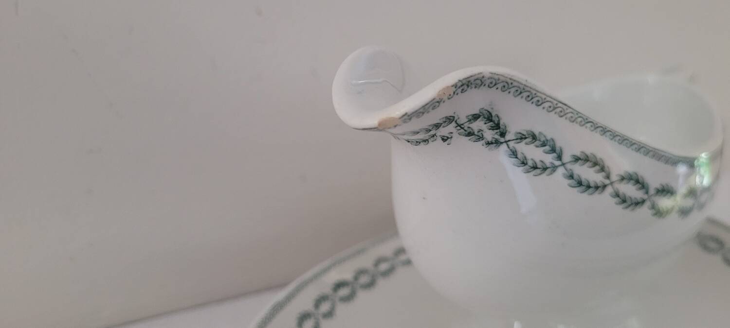 Sarreguemines iron clay sauceboat