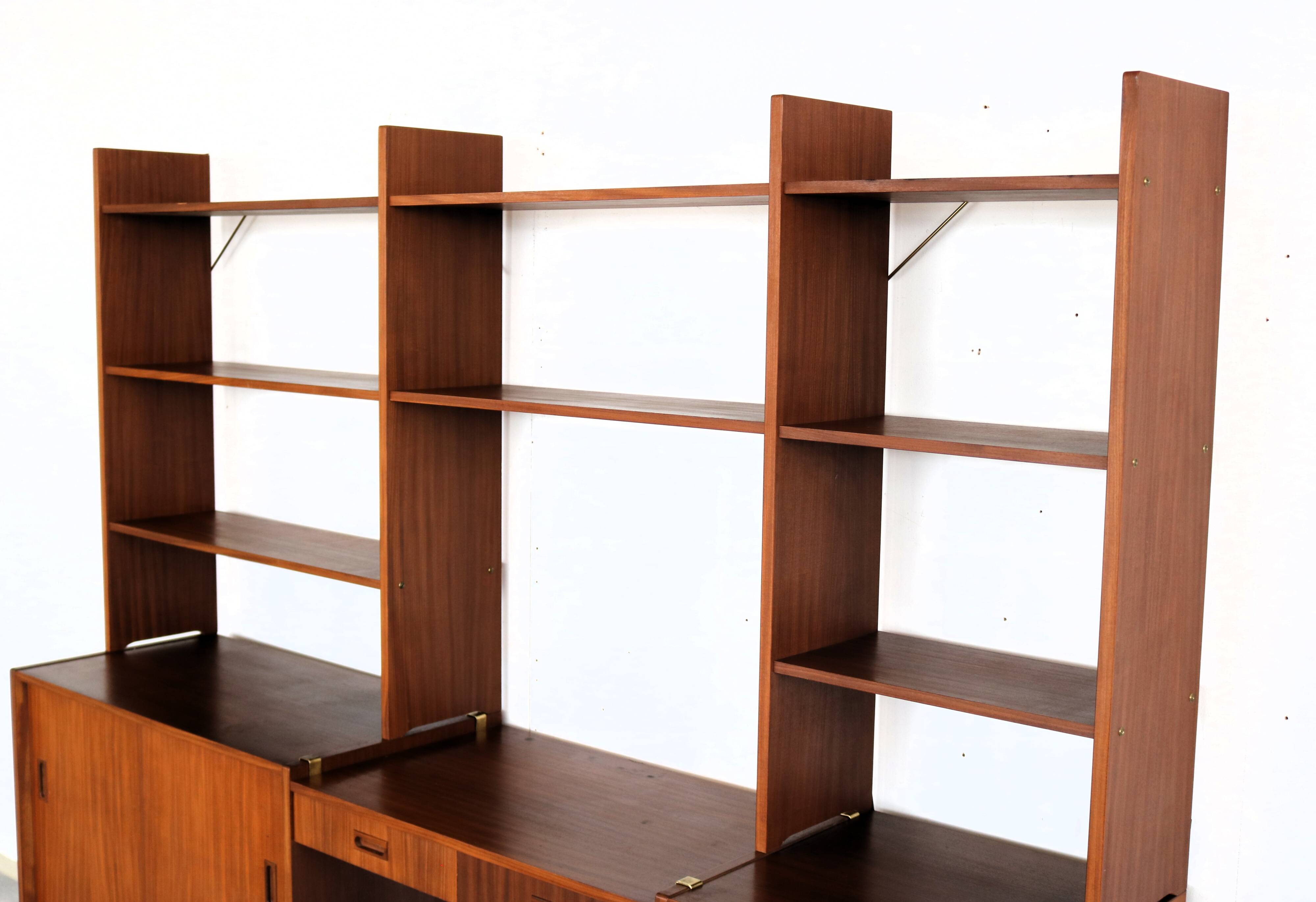 Bibliothèque en teck, Suède années 1960