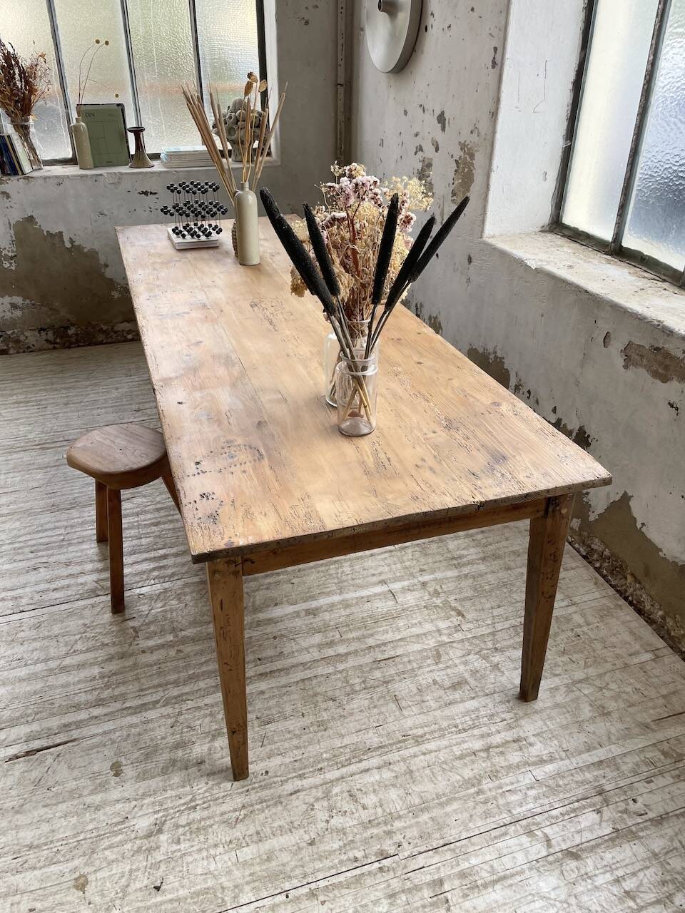 Farmhouse table with spindle legs in oak and pine, 2.5m