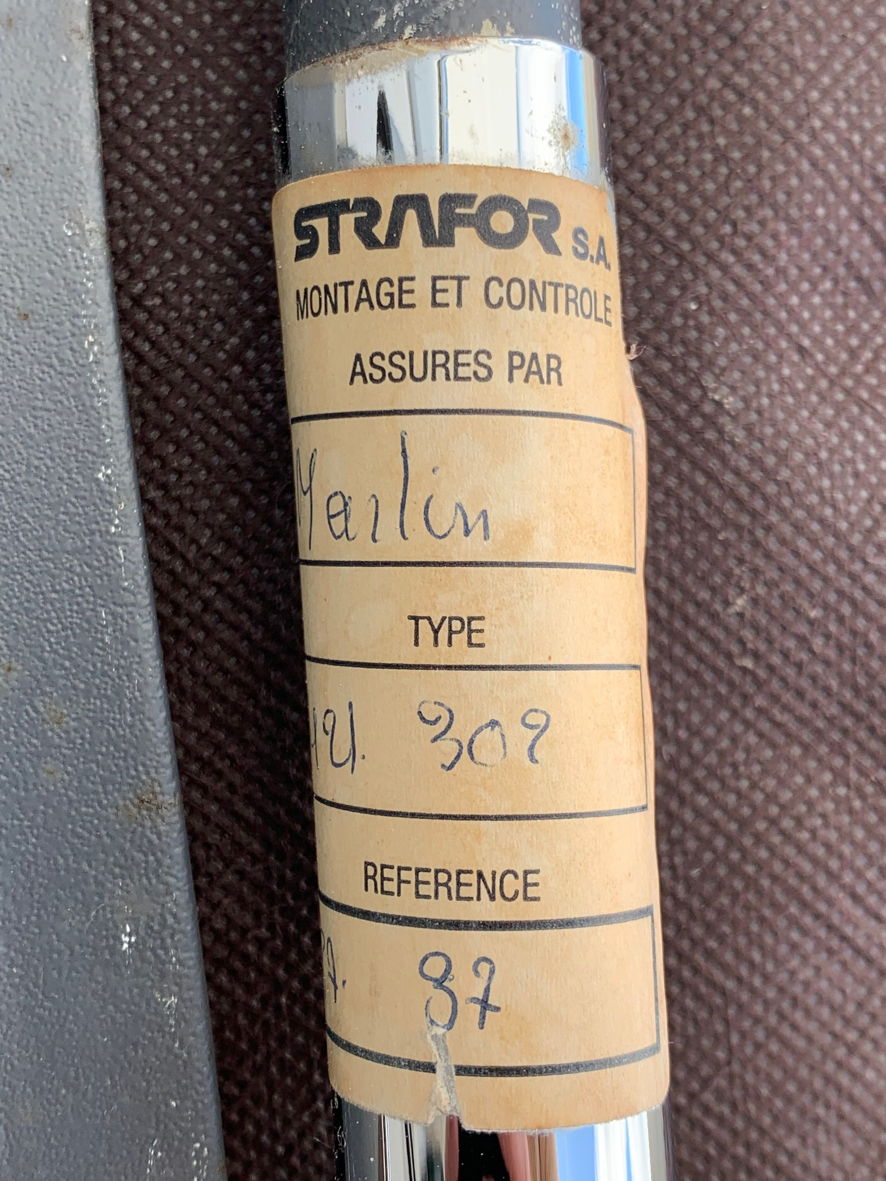 1980 Strafor desk chair adjustable, swivel and on wheels