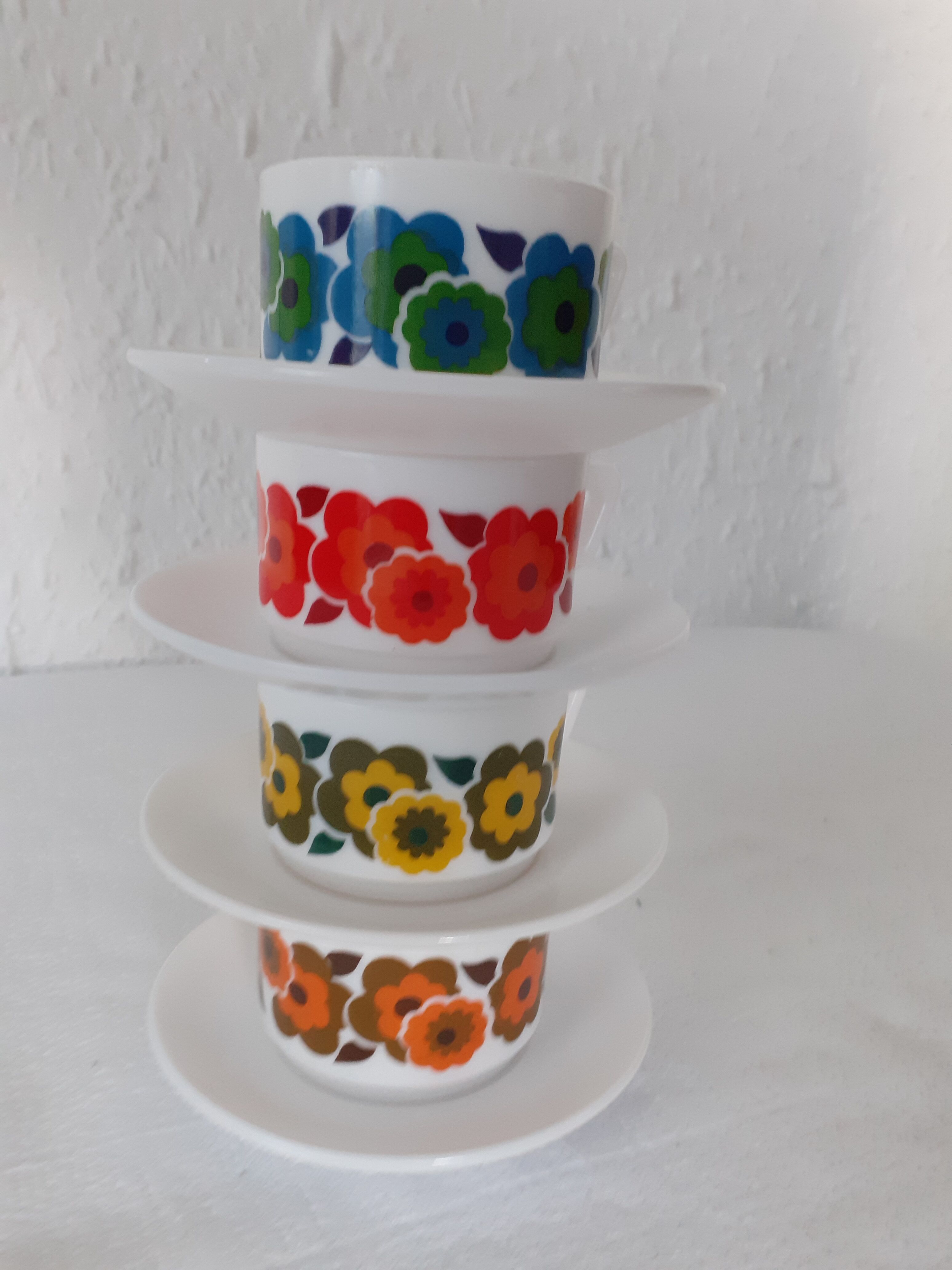 4 Cups LOTUS Arcopal yellow orange blue red vintage