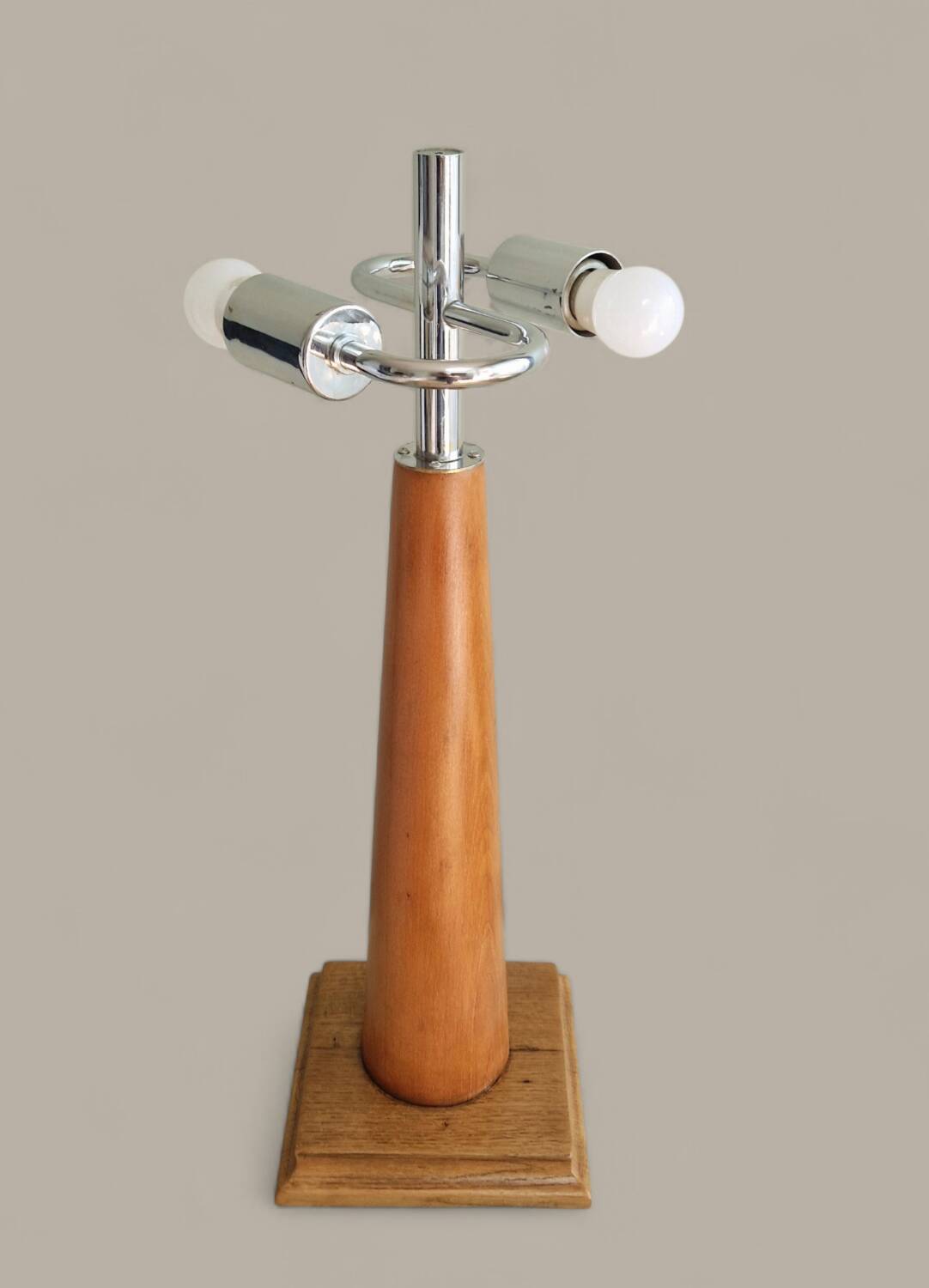 Modernist sculptural lamp wood/chrome/hammered brass - 1970s era