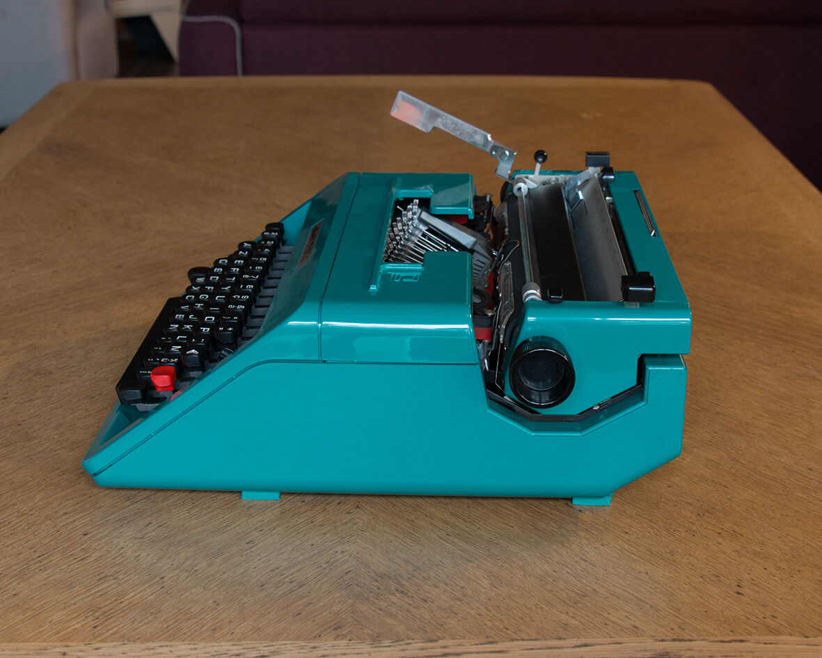 Machine à écrire Olivetti Studio 45