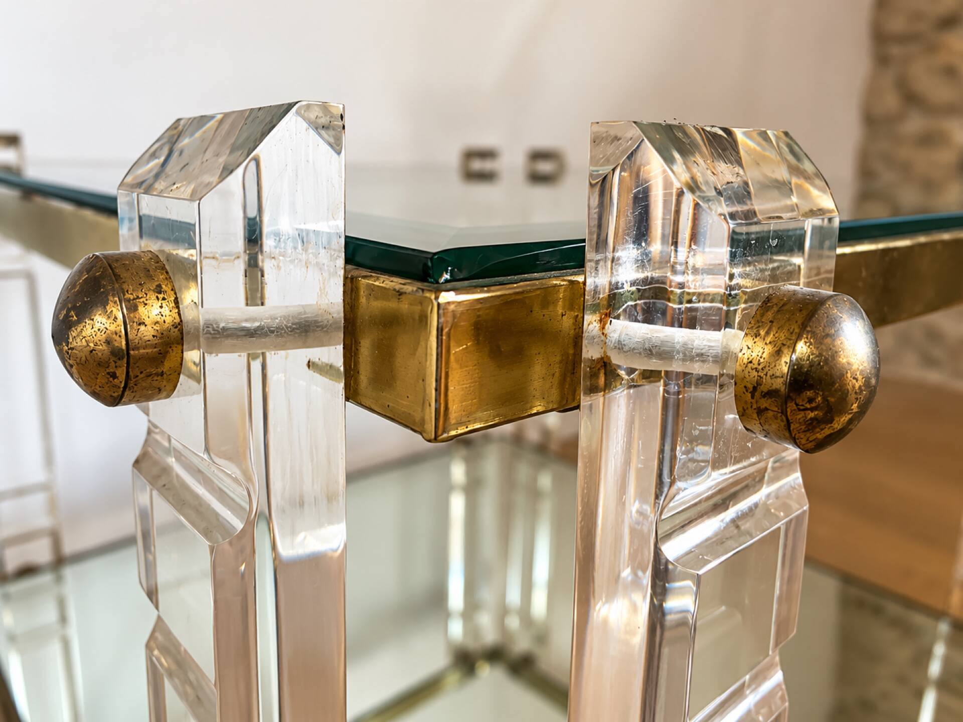 Vintage side table in plexiglass, brass, glass and mirror – years