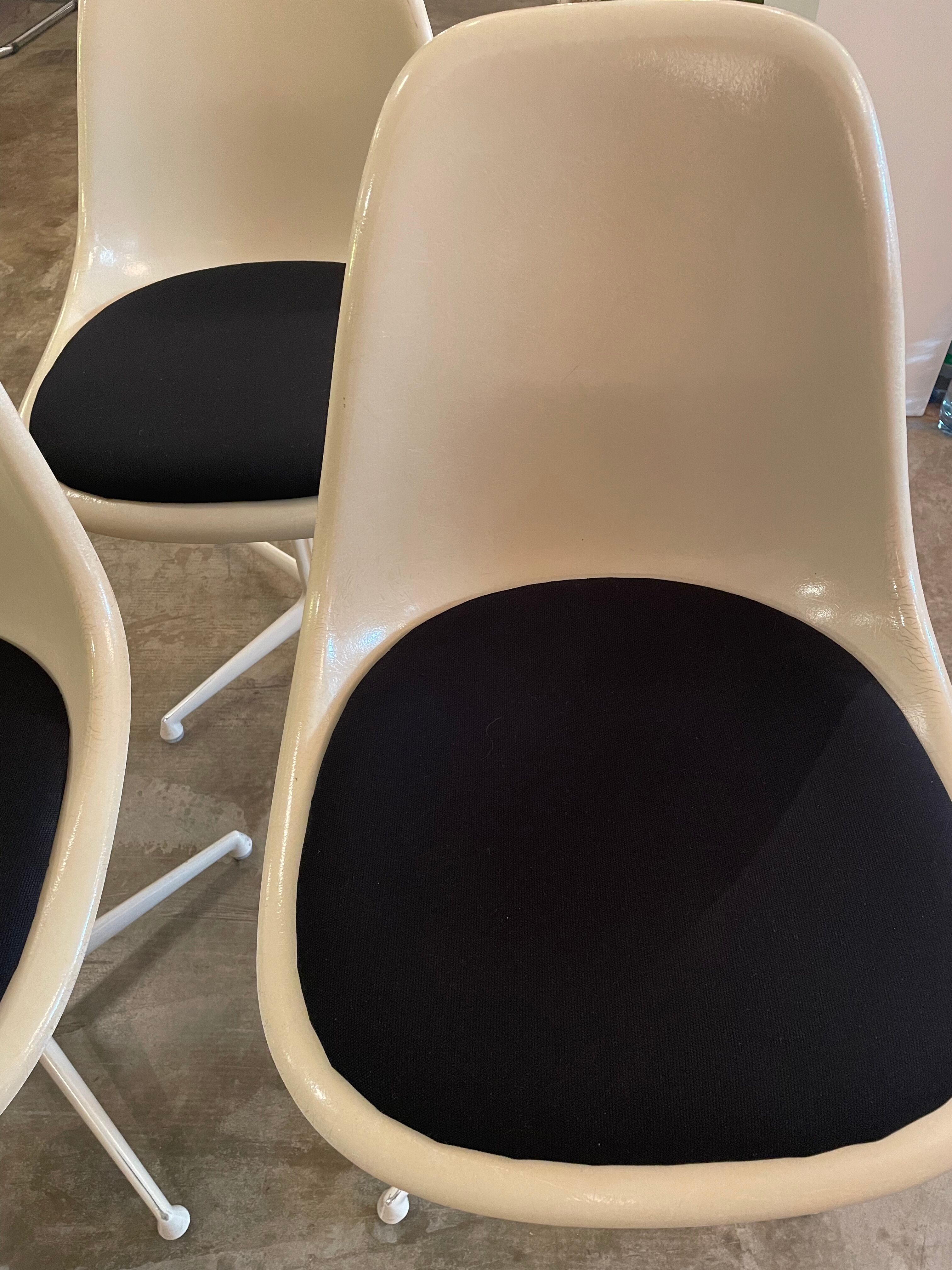 Chaises la fonda de Charles et Ray Eames