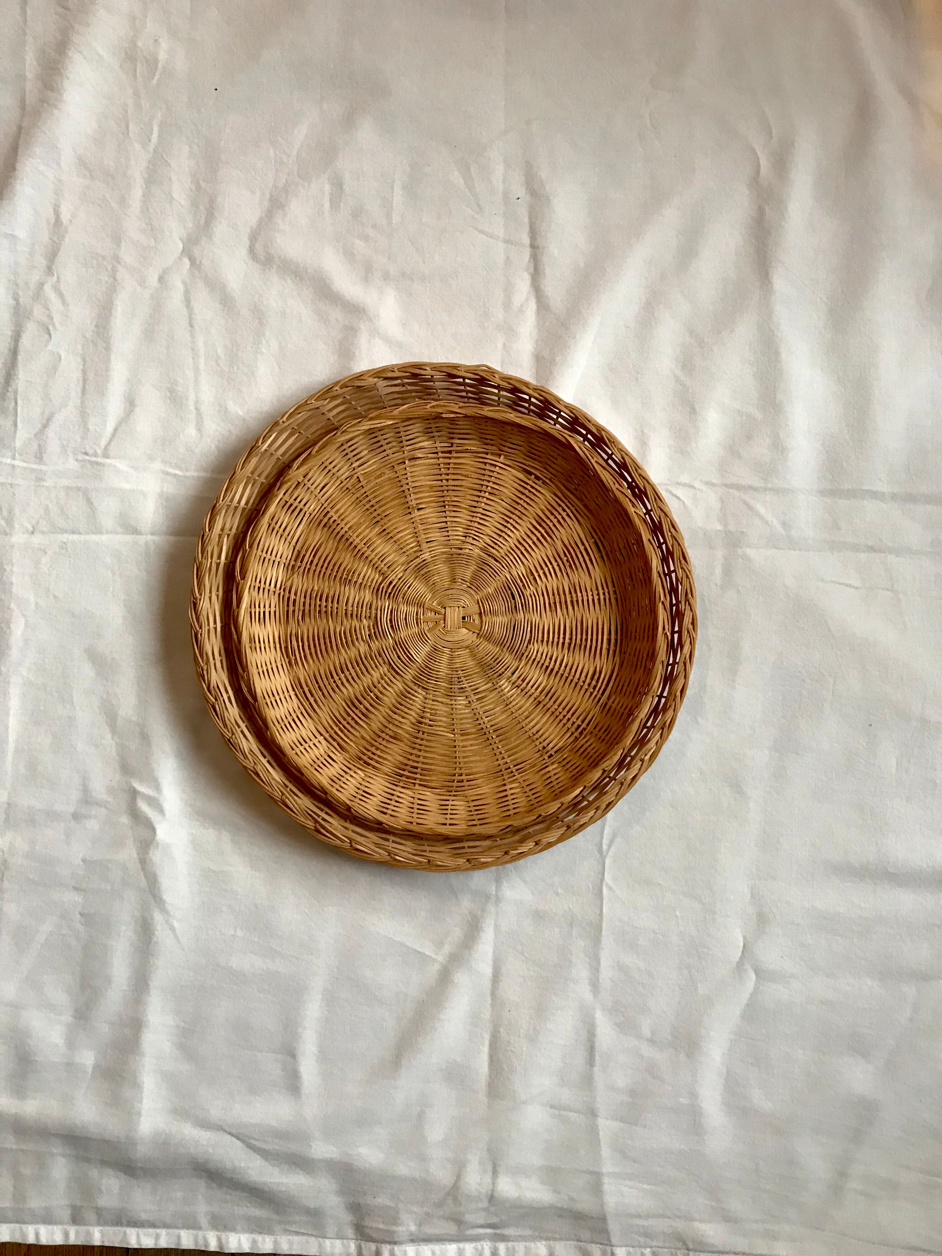 Lot of two wicker baskets